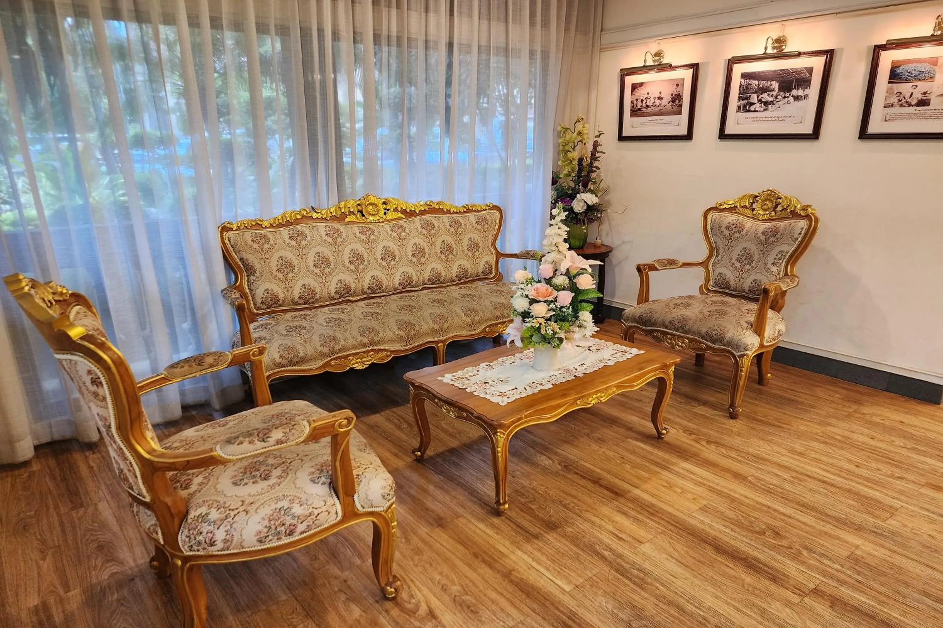 Living room in Suan Sunandha Palace Hotel