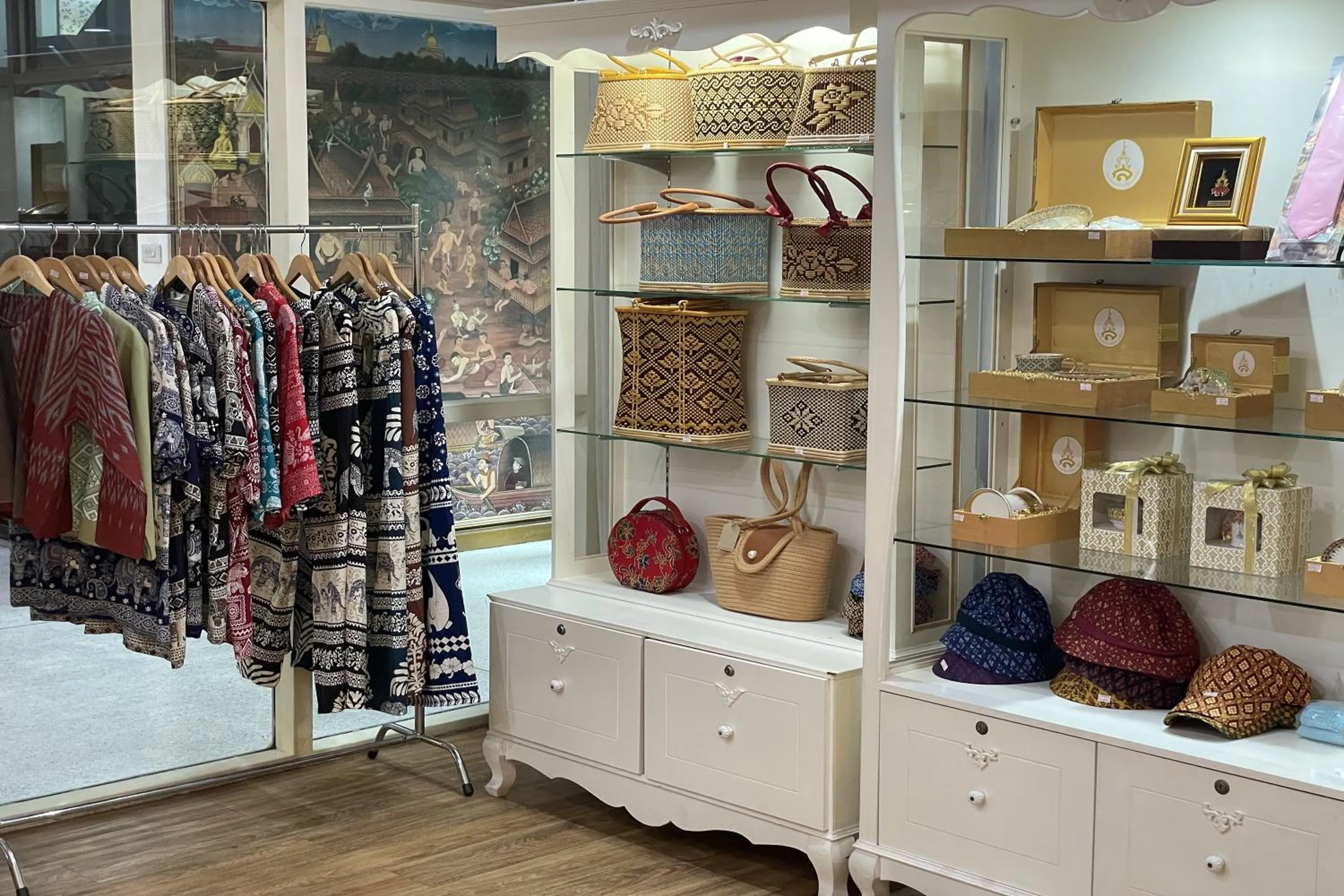 wardrobe in Suan Sunandha Palace Hotel