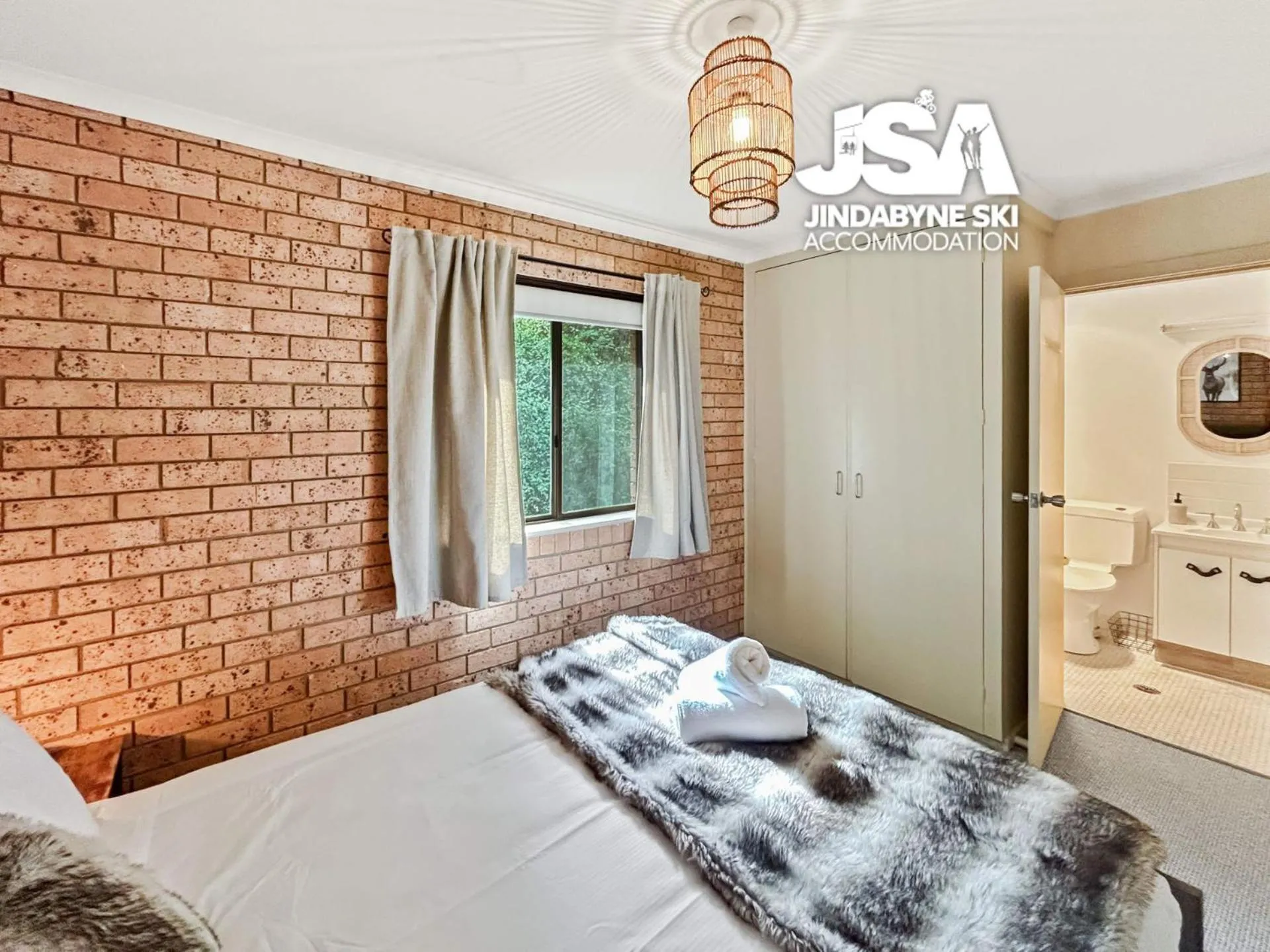 Bed in Silvers 3