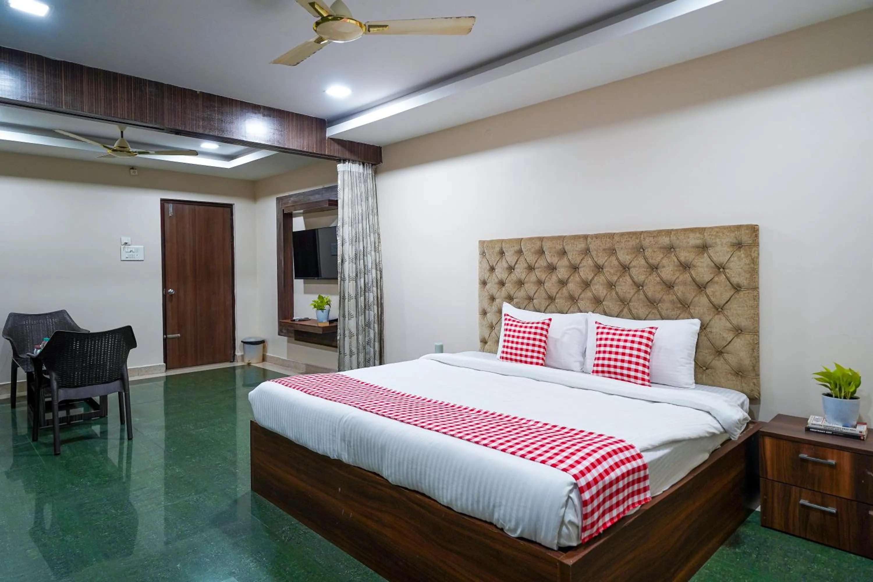 Bed in Open Hotel by Olive - Oceanic Vibes Hotel - RK Beach
