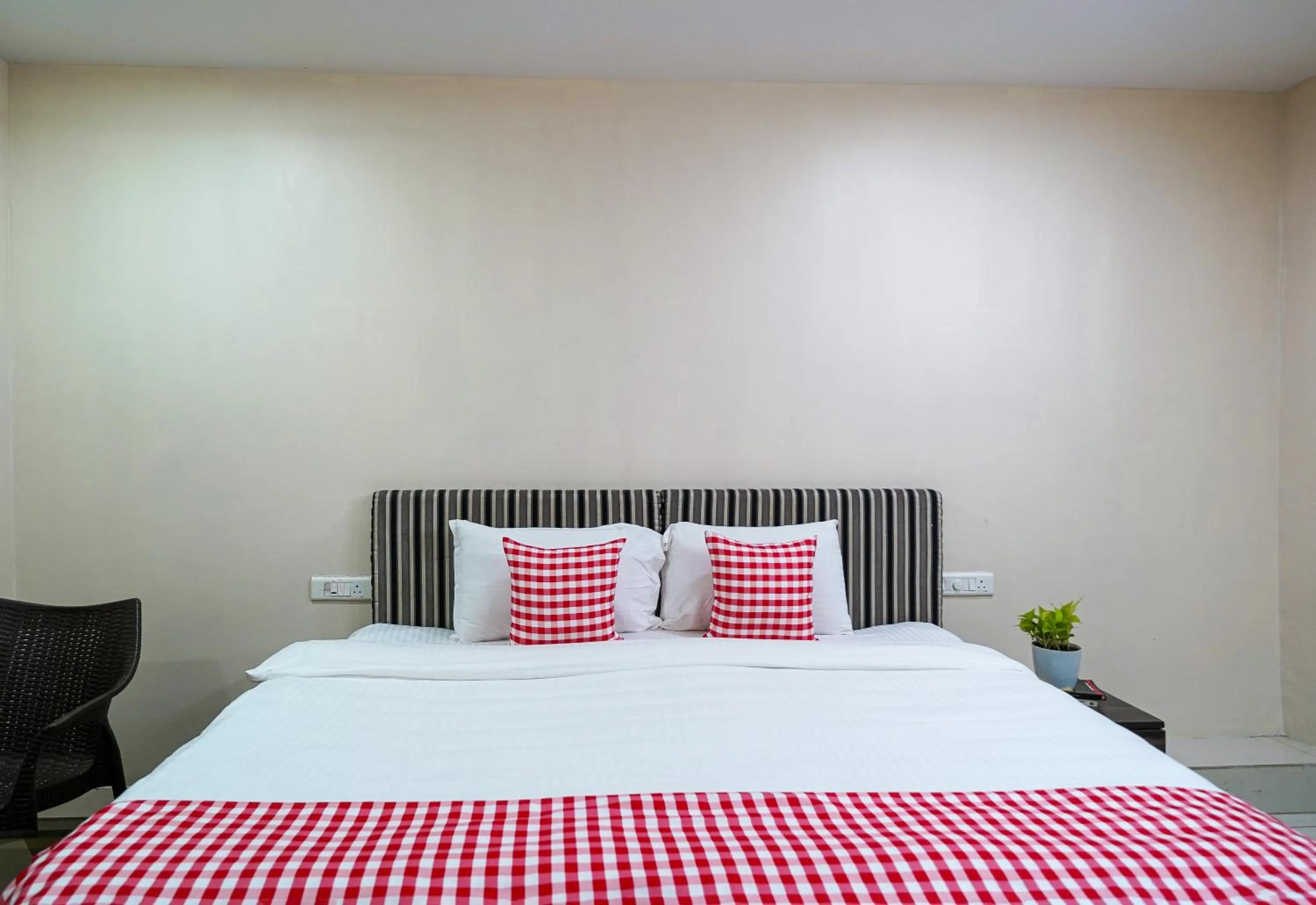 Bed in Open Hotel by Olive - Oceanic Vibes Hotel - RK Beach