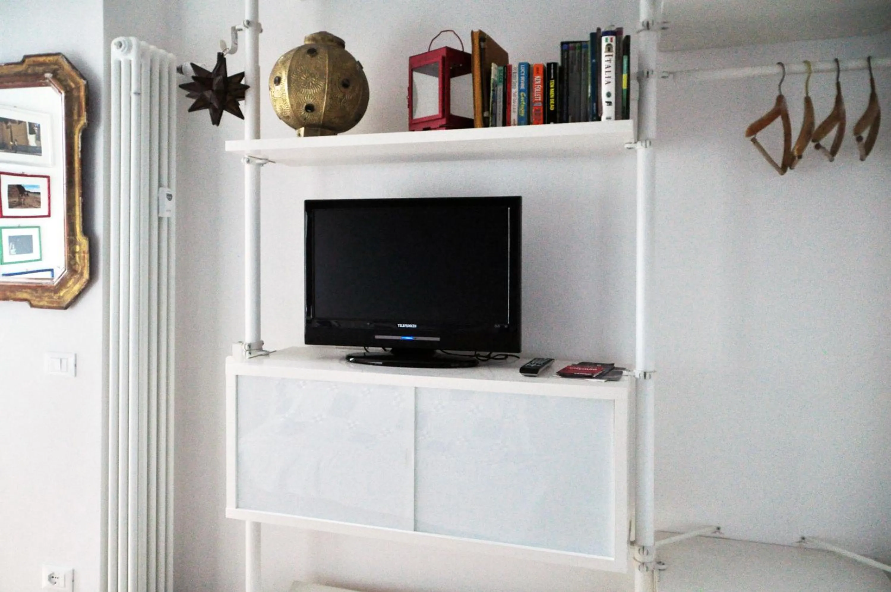 TV and multimedia in Up to Seven