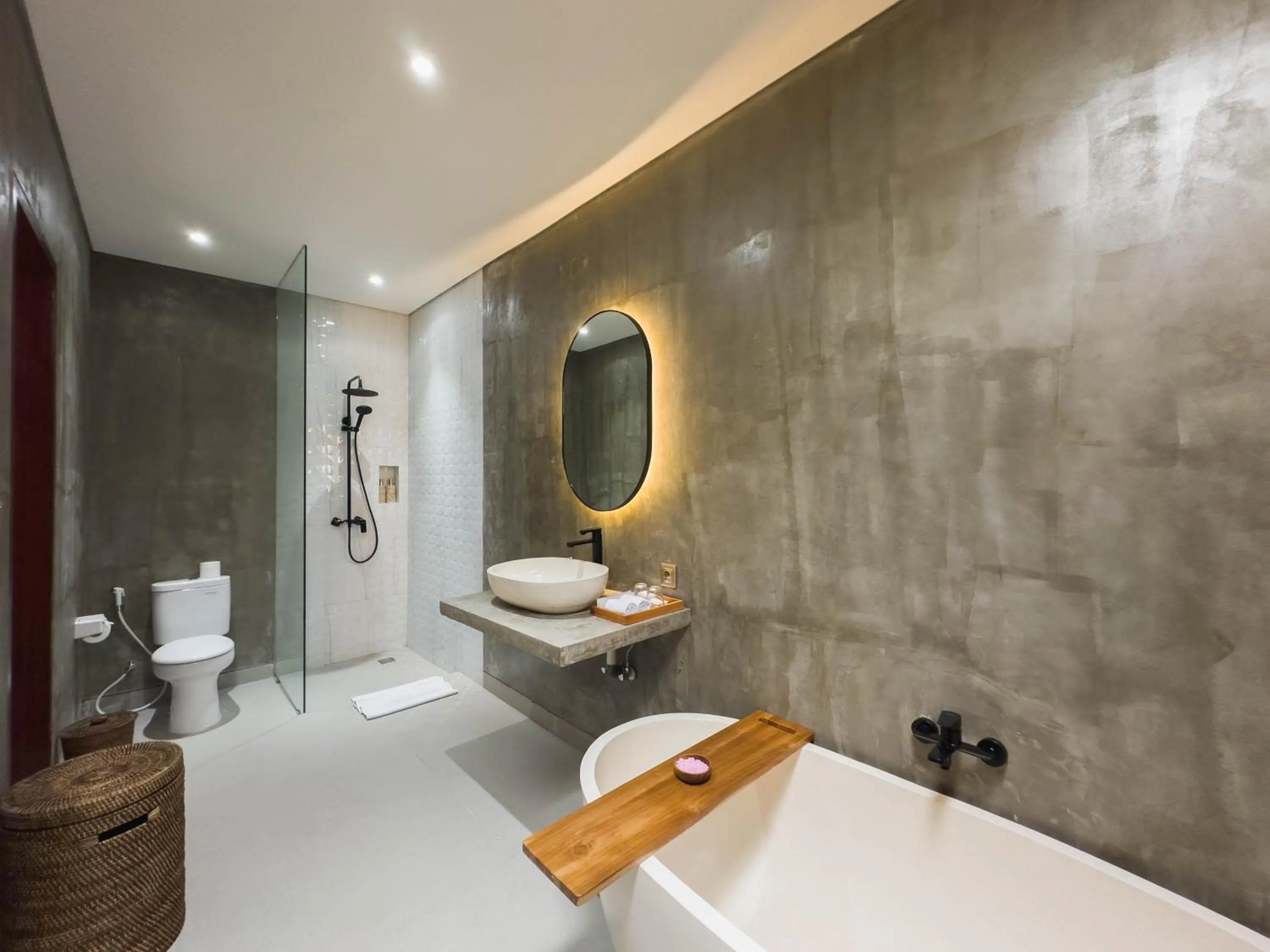 Shower in Davaya Villas Ubud