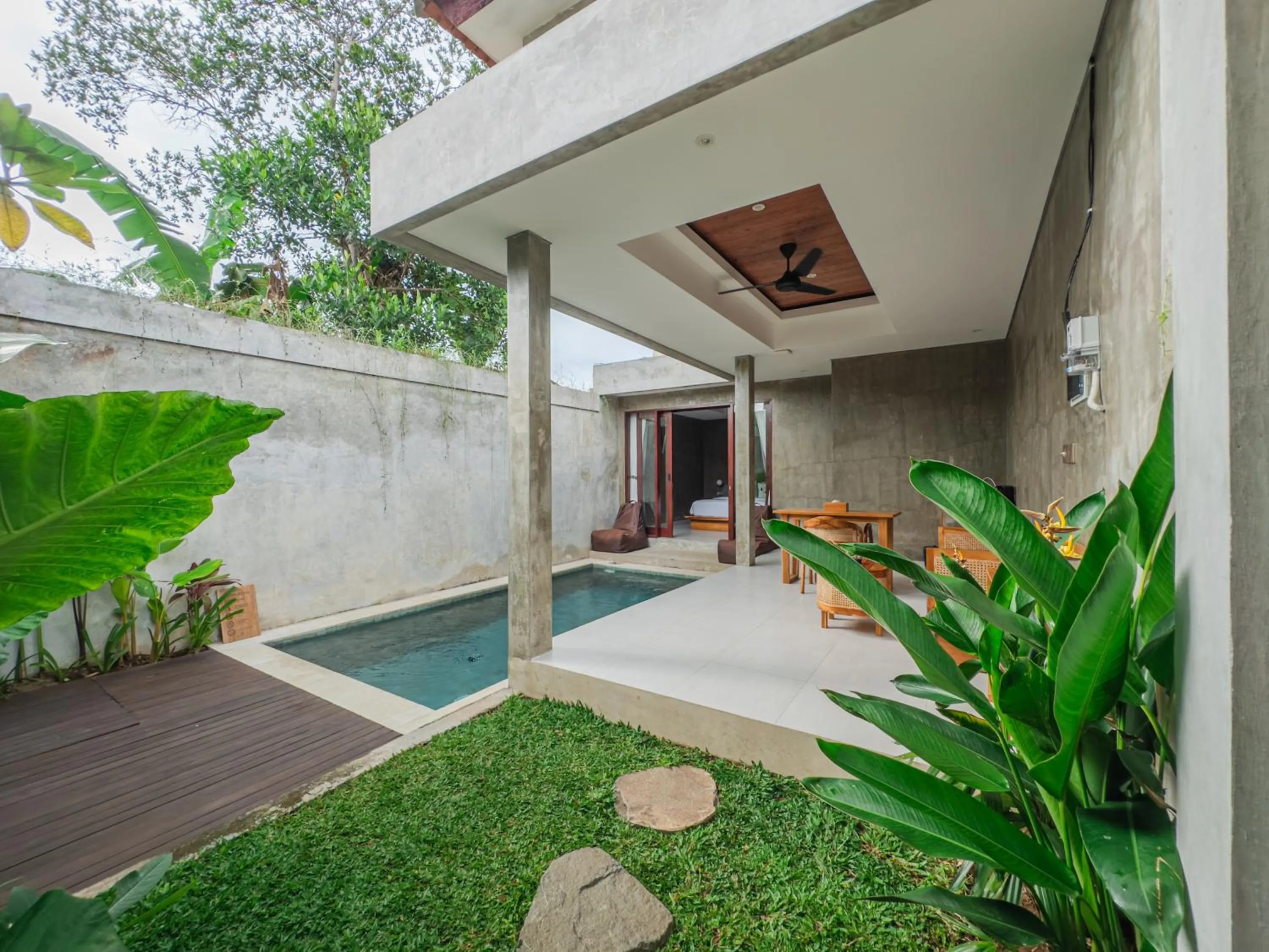 Swimming pool in Davaya Villas Ubud