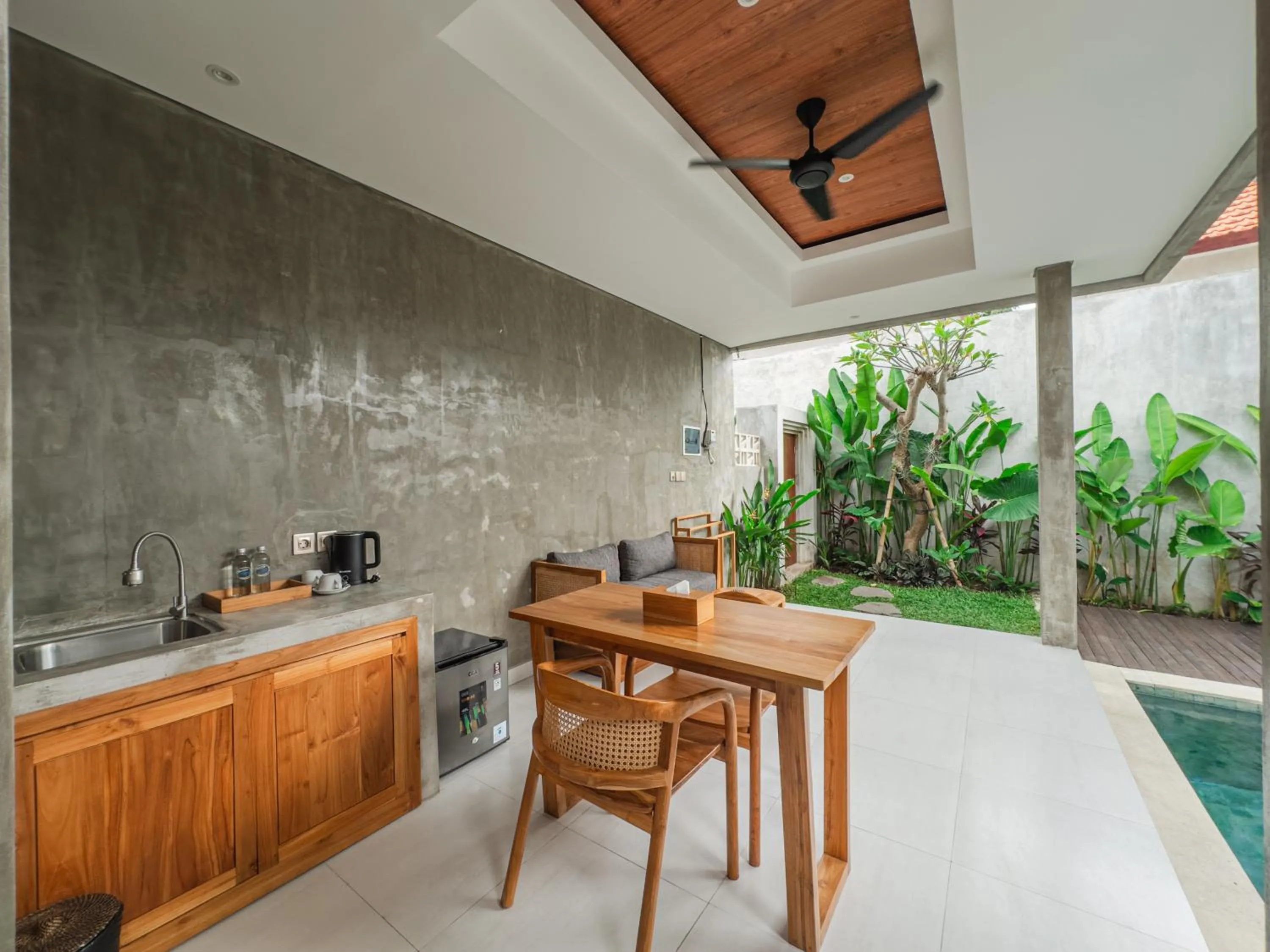 Kitchen or kitchenette in Davaya Villas Ubud