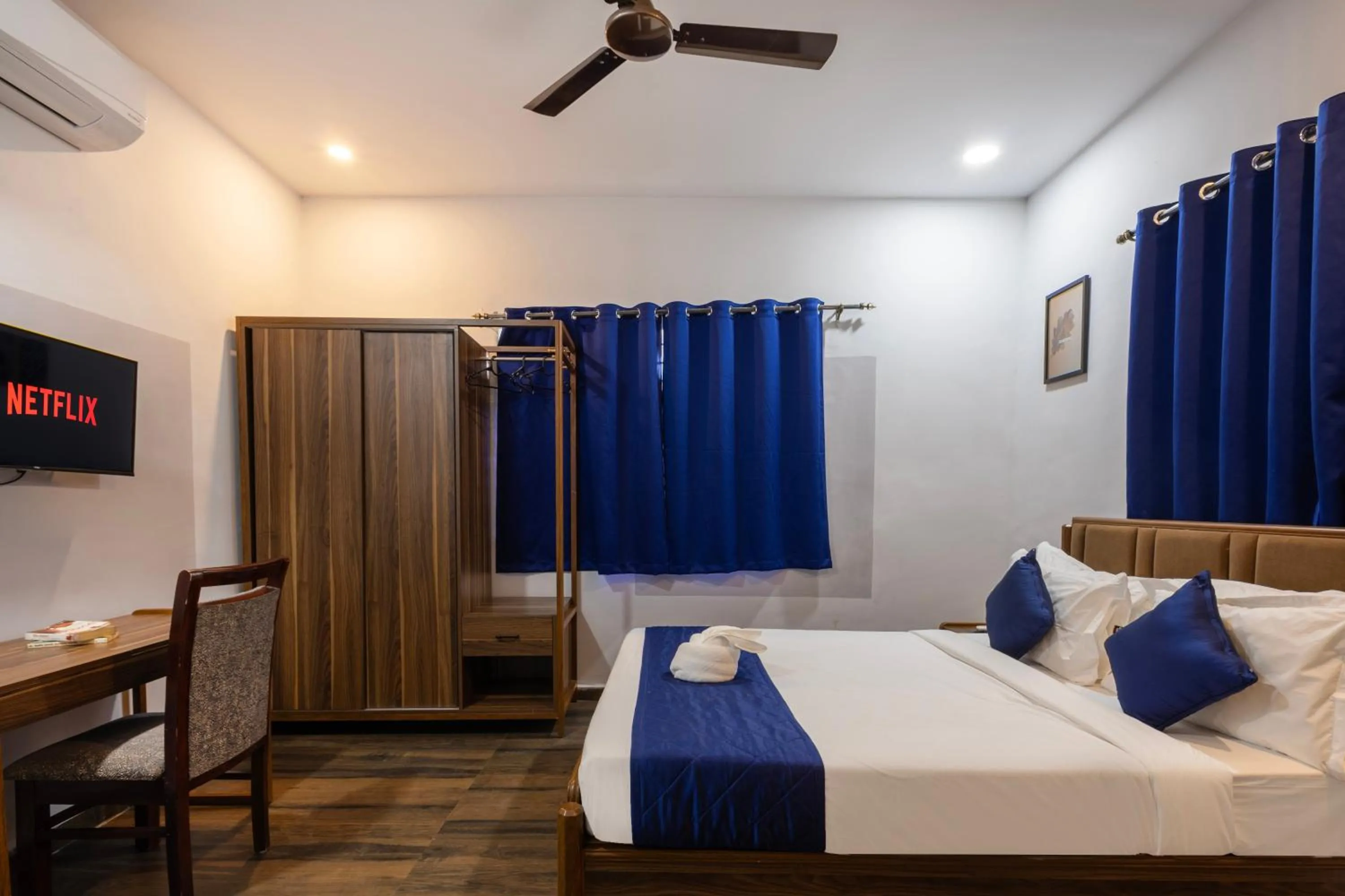 Double Room in Kove Stays