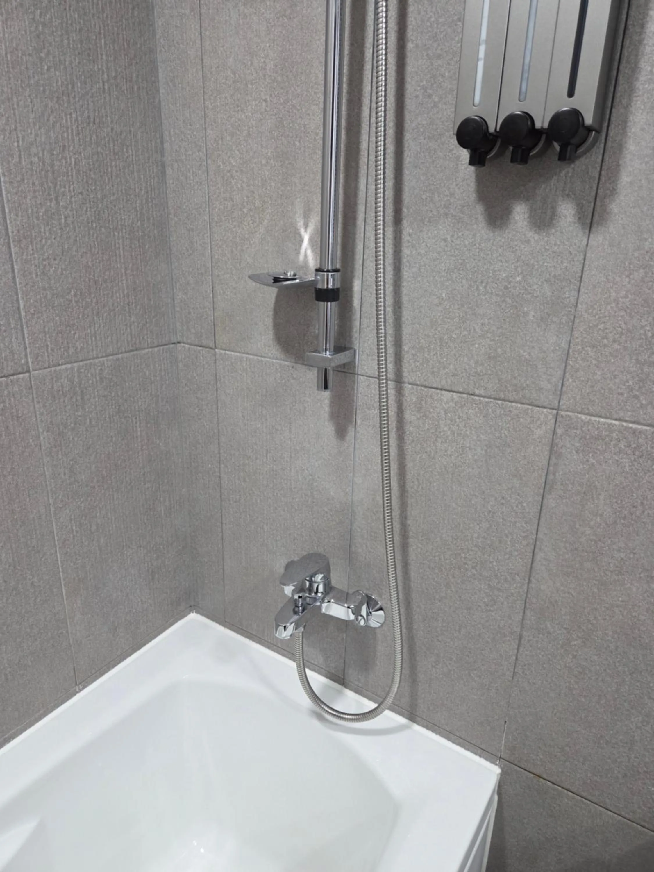 Bath in Riviera Hotel Yeongjong