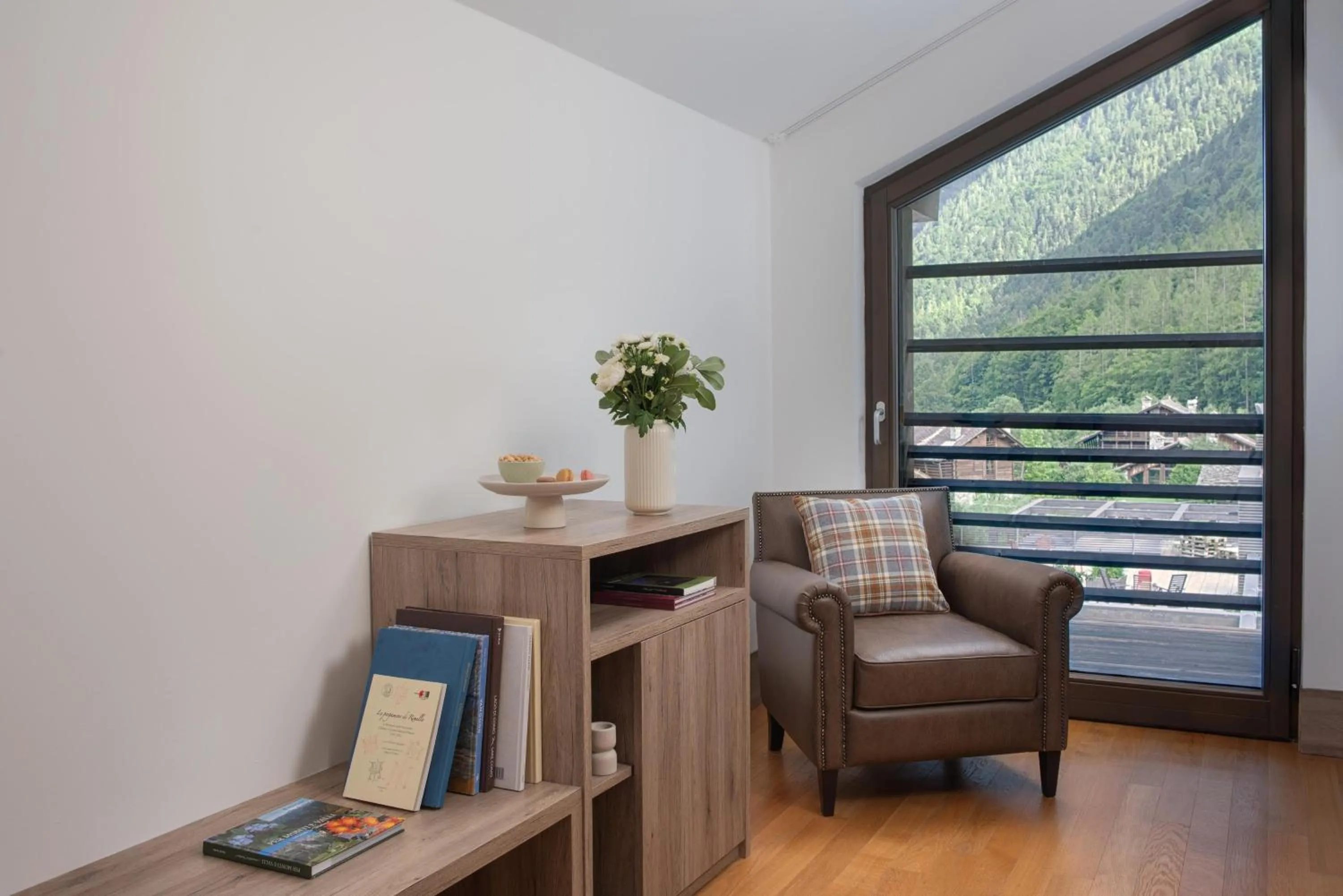 Bedroom in NH Collection Alagna Mirtillo Rosso