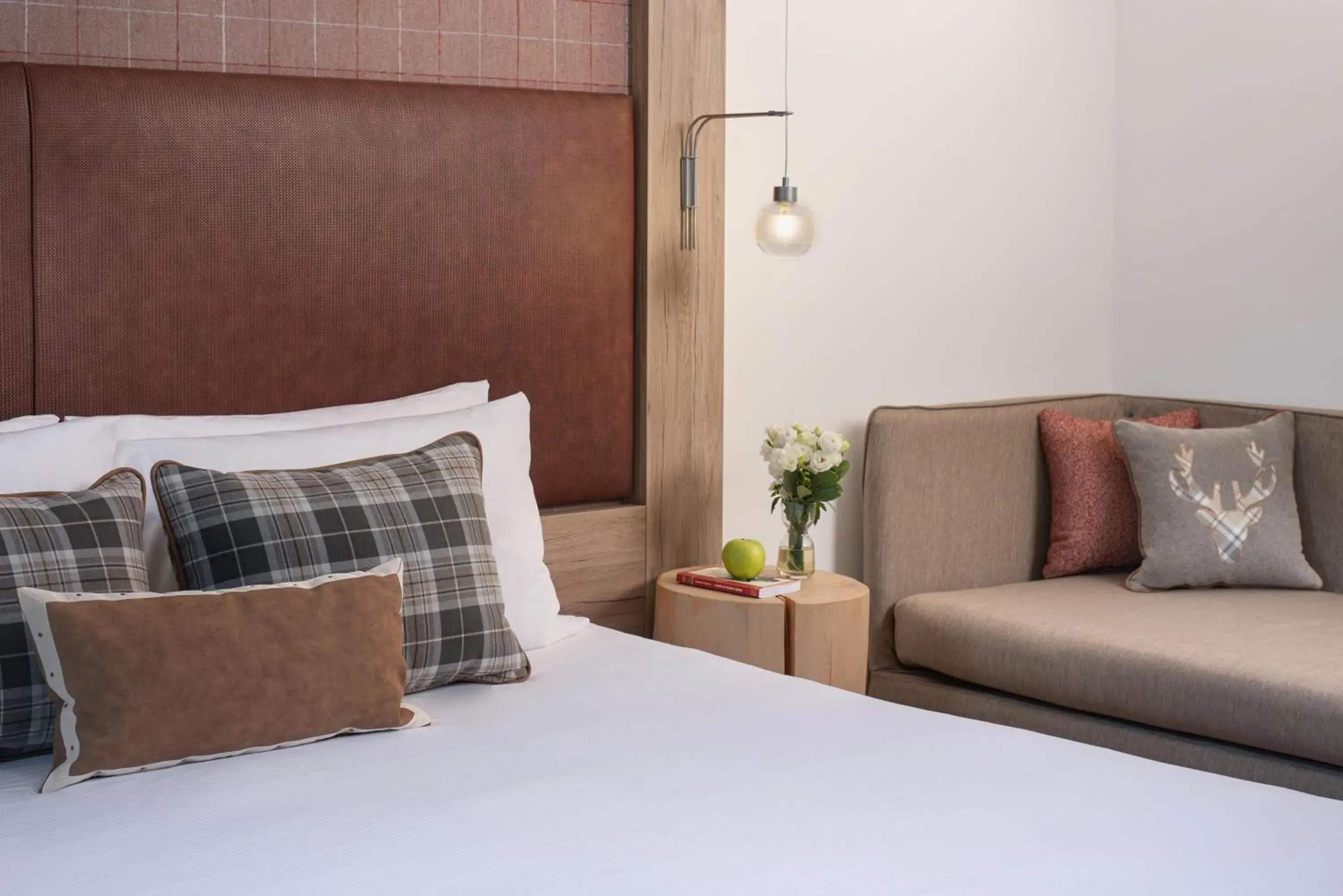 Bedroom, Bed in NH Collection Alagna Mirtillo Rosso Bedroom, Bed in NH Collection Alagna Mirtillo Rosso