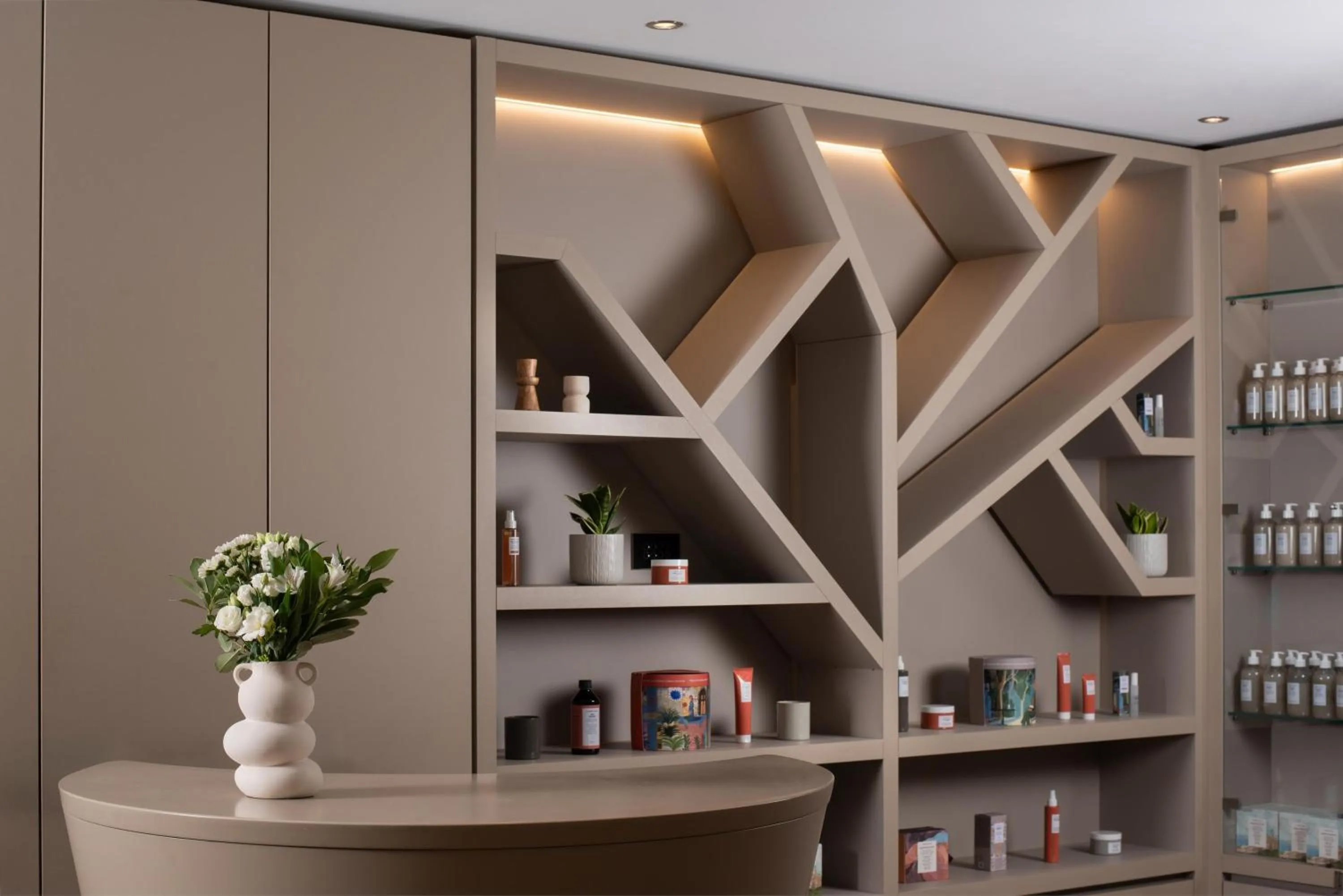 Lobby or reception in NH Collection Alagna Mirtillo Rosso