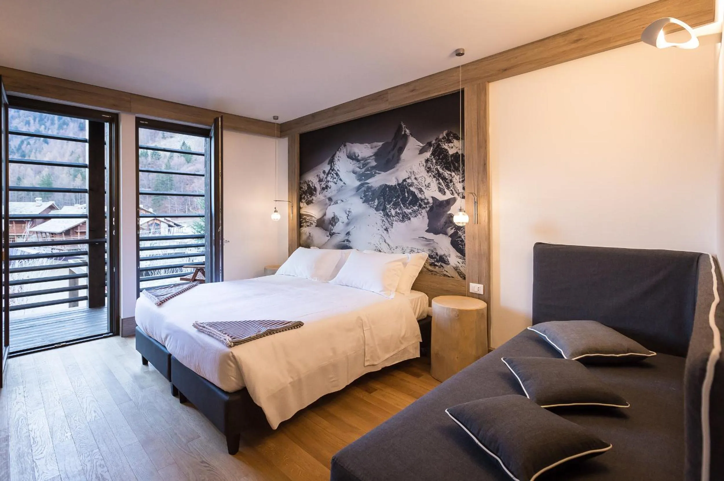 Day, Bed in NH Collection Alagna Mirtillo Rosso