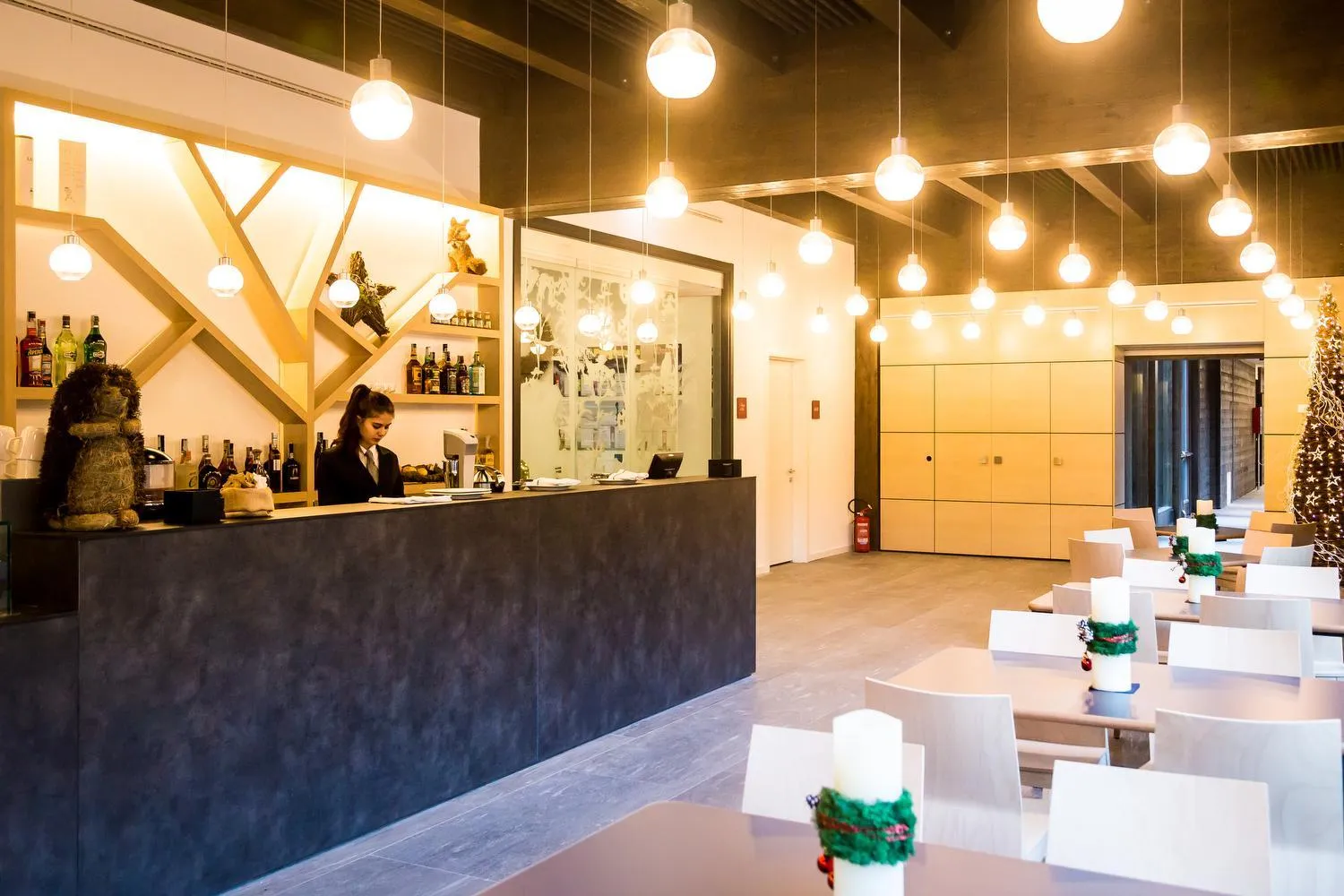 Lounge or bar in NH Collection Alagna Mirtillo Rosso