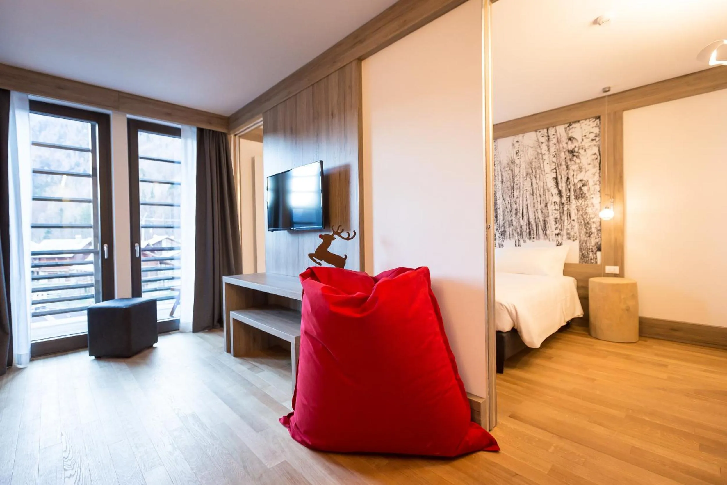 Day, Bed in NH Collection Alagna Mirtillo Rosso