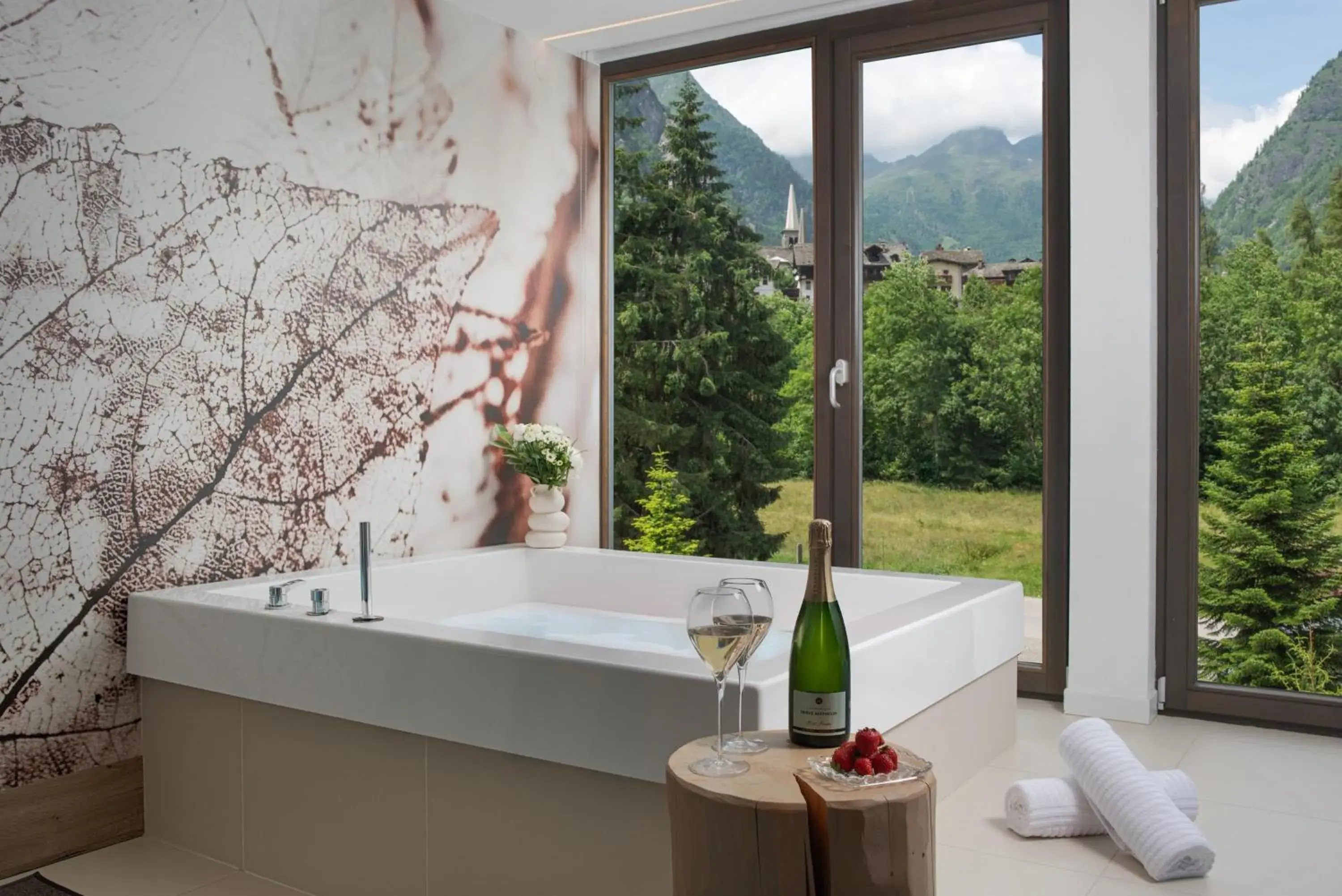 Property building in NH Collection Alagna Mirtillo Rosso Property building in NH Collection Alagna Mirtillo Rosso