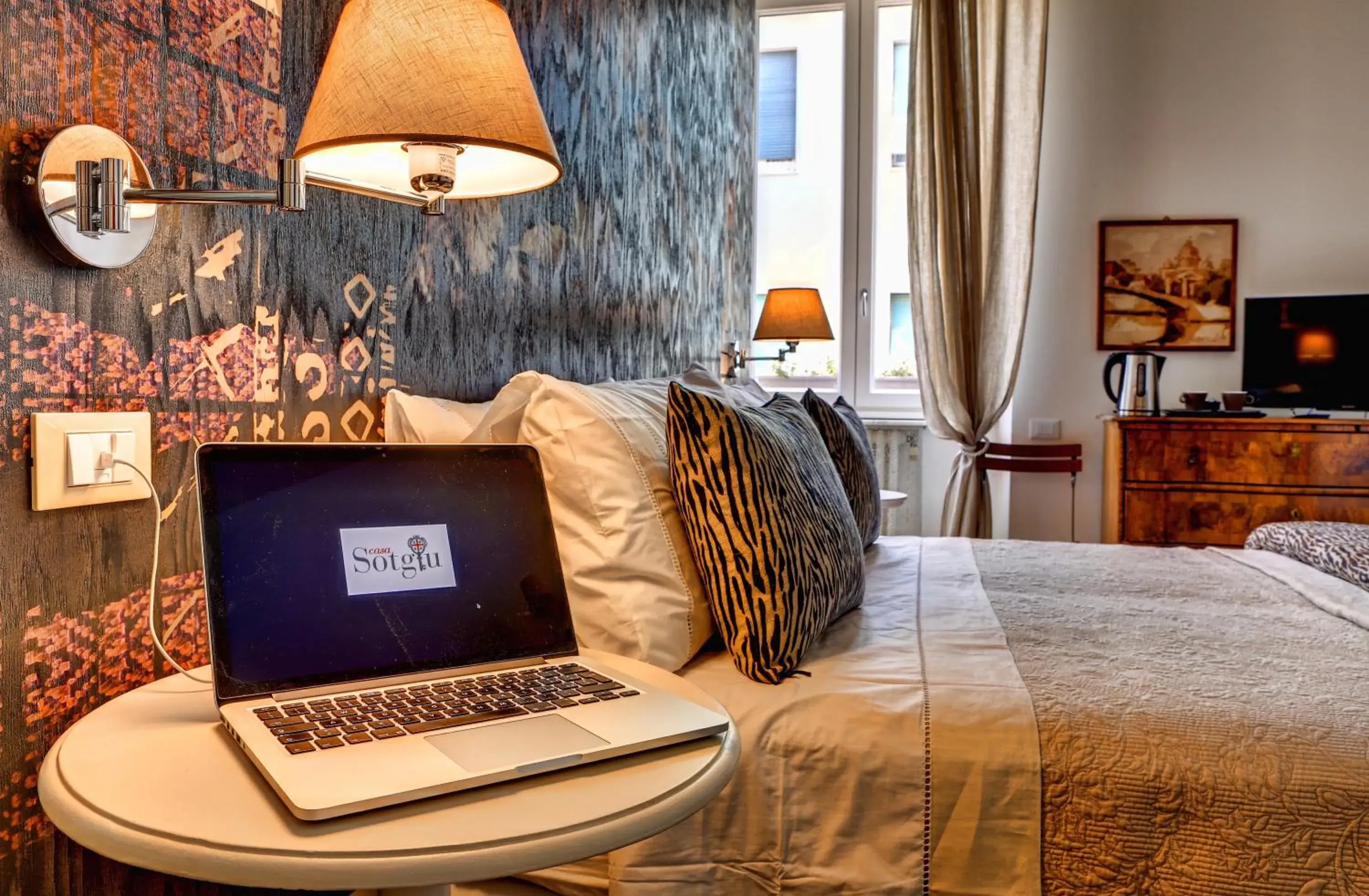 TV and multimedia, Bed in Casa Sotgiu Guest House TV and multimedia, Bed in Casa Sotgiu Guest House