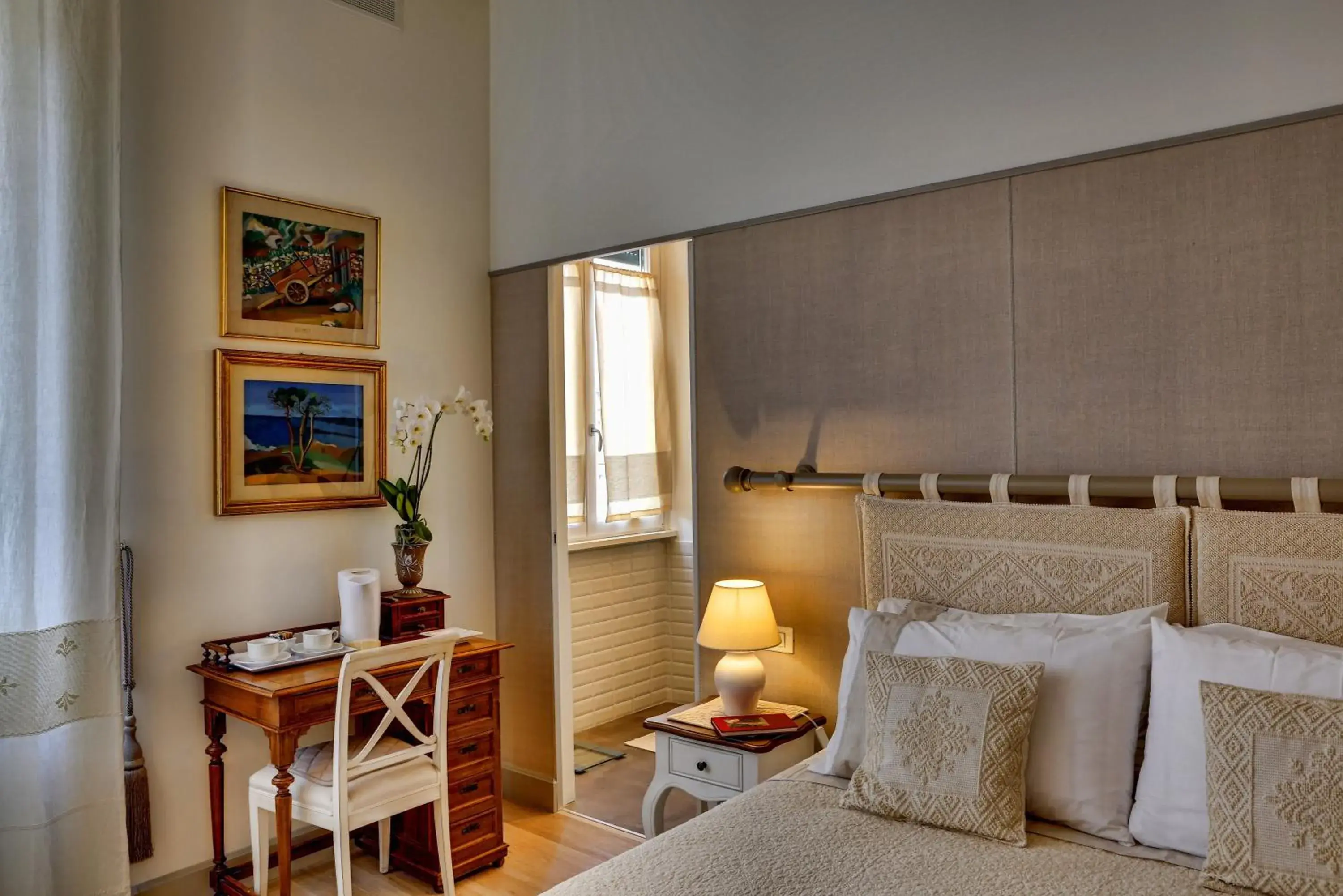 Coffee/tea facilities, Bed in Casa Sotgiu Guest House Coffee/tea facilities, Bed in Casa Sotgiu Guest House