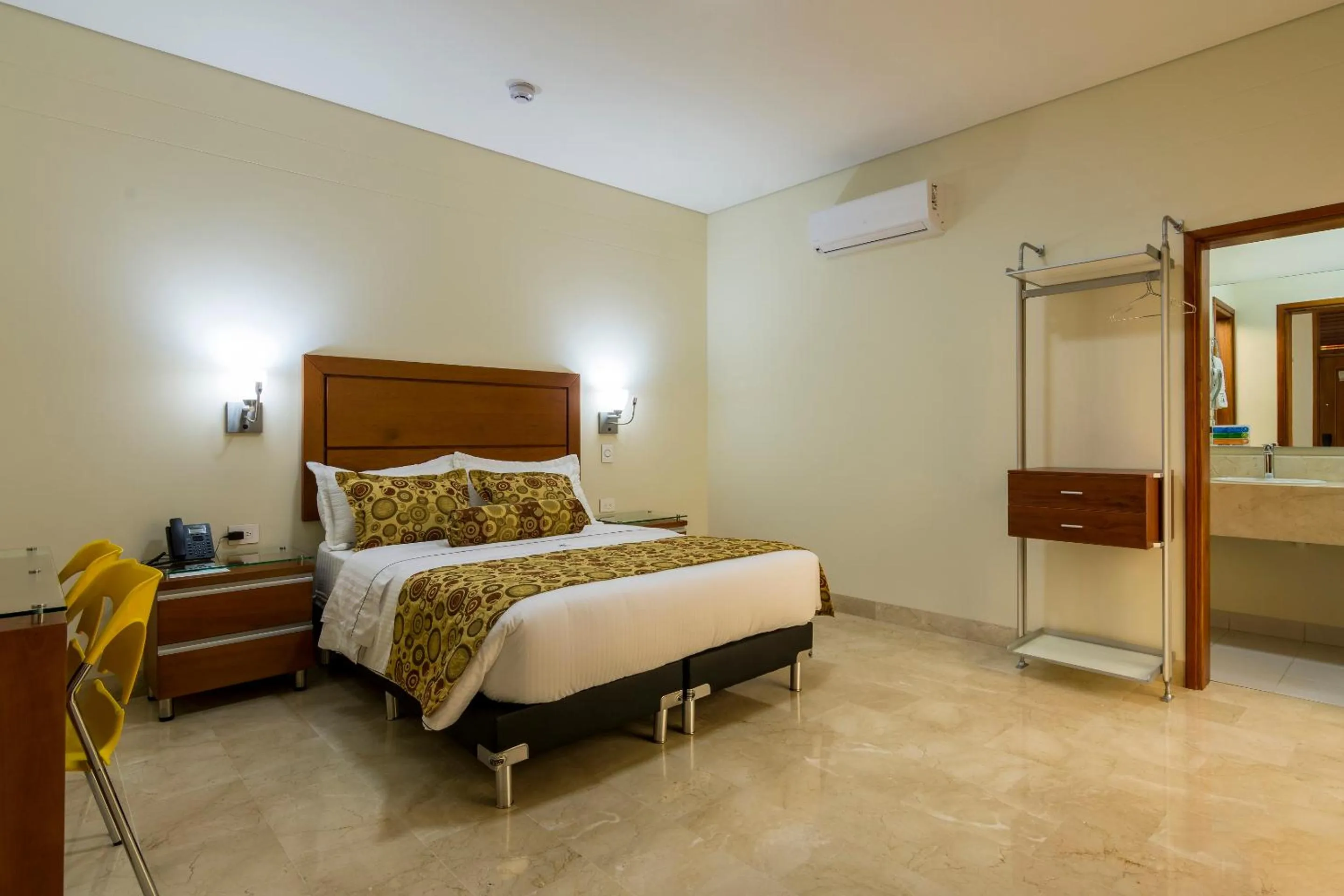 Bedroom, Bed in Hotel Dorado La 70