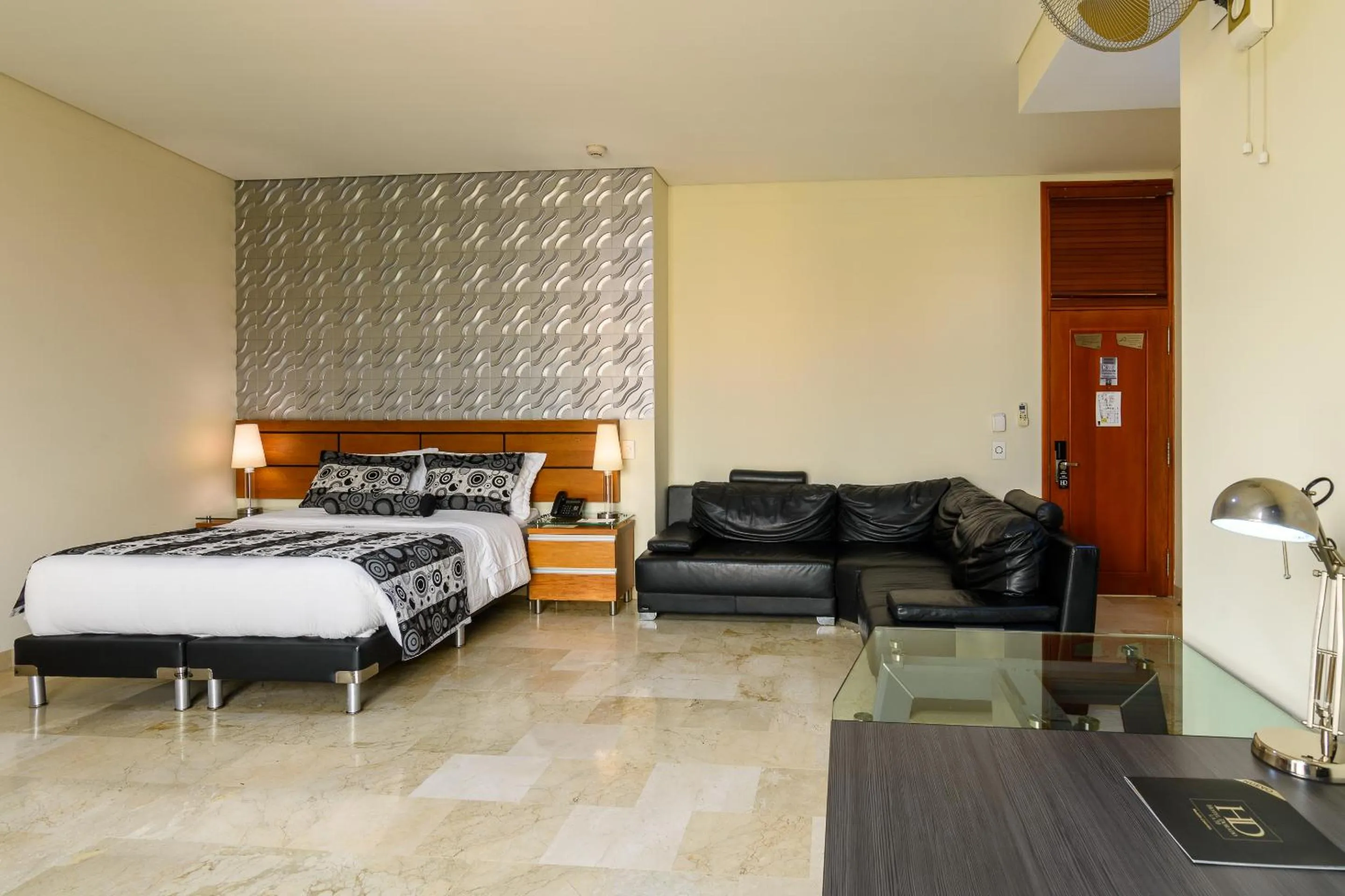 Photo of the whole room, Bed in Hotel Dorado La 70