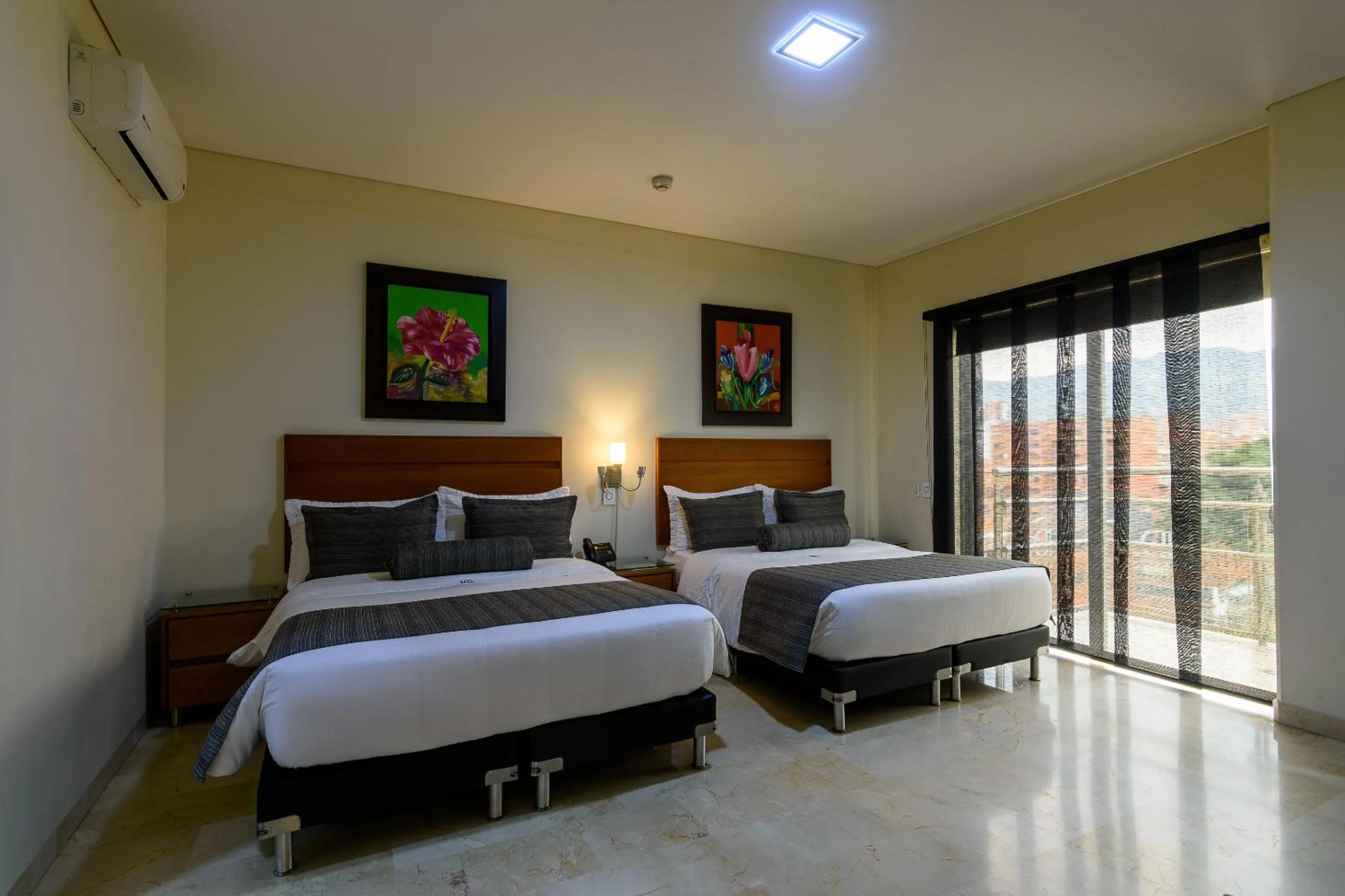 Balcony/Terrace, Bed in Hotel Dorado La 70