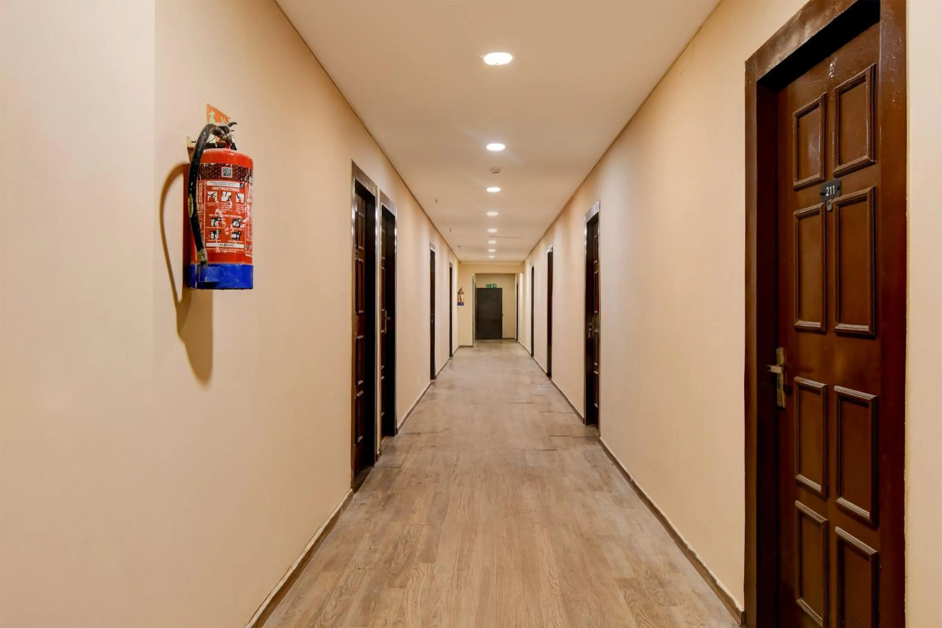 Lobby or reception in Super Townhouse Parkstreet Formerly Hotel Royal Garden