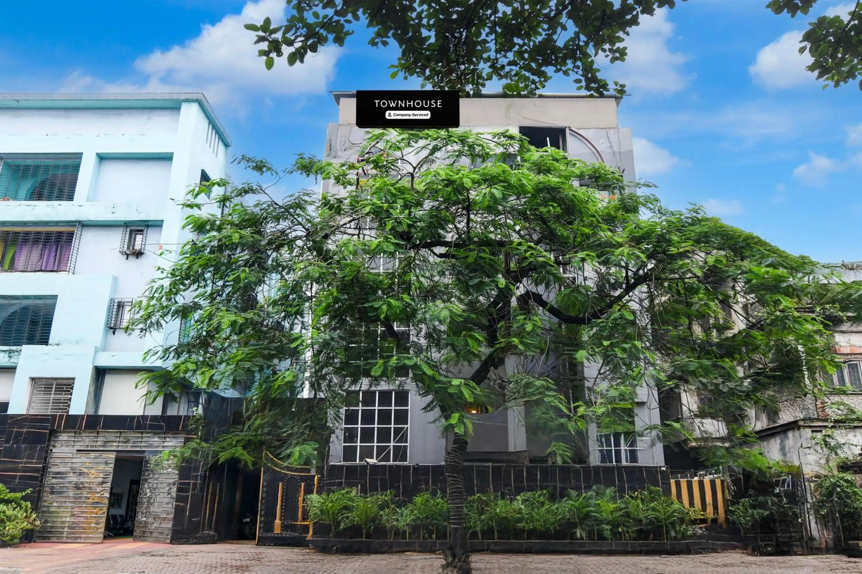 Facade/entrance in Super Townhouse Parkstreet Formerly Hotel Royal Garden