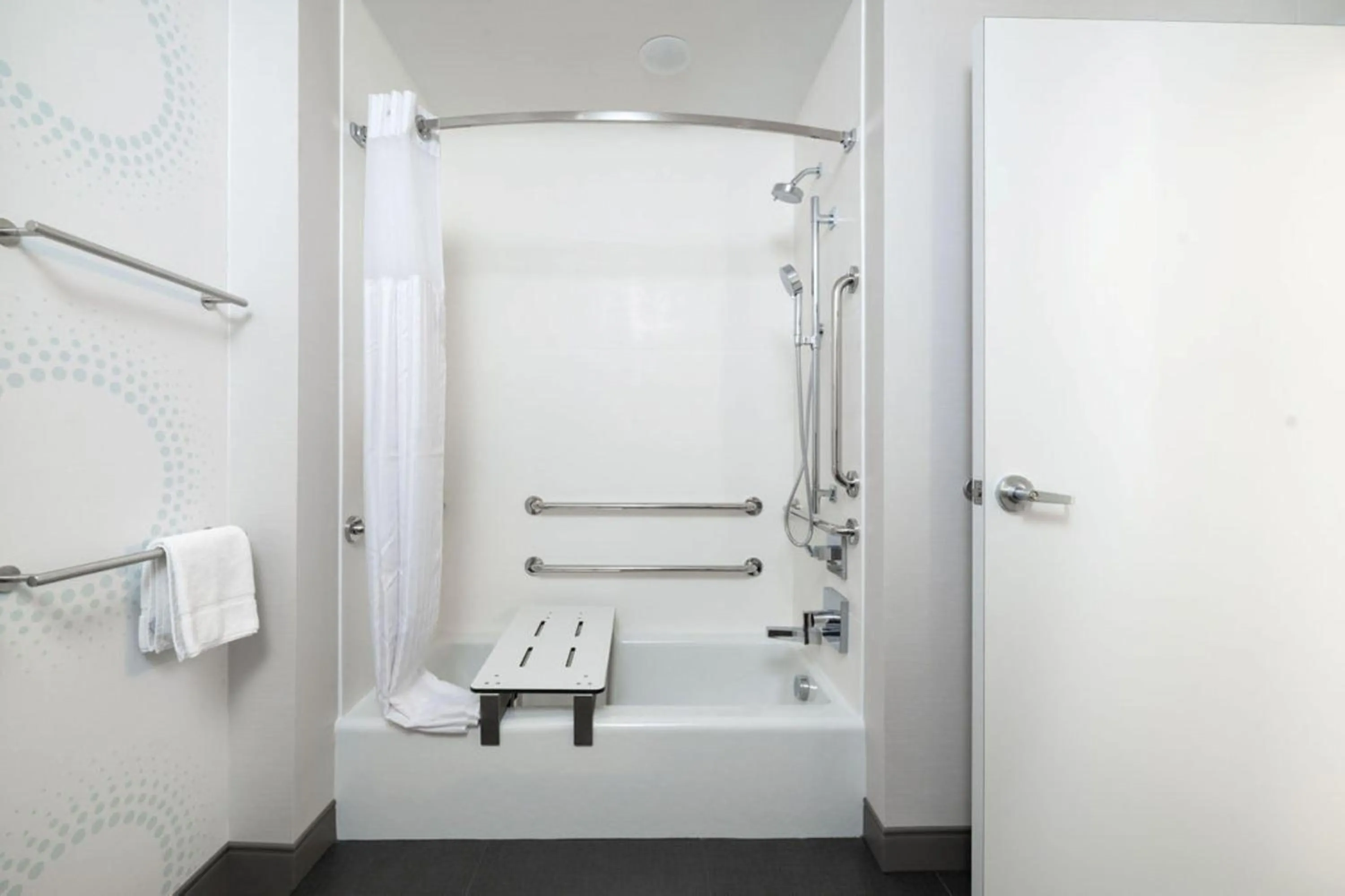 Bathroom in Tru By Hilton Grimes Des Moines