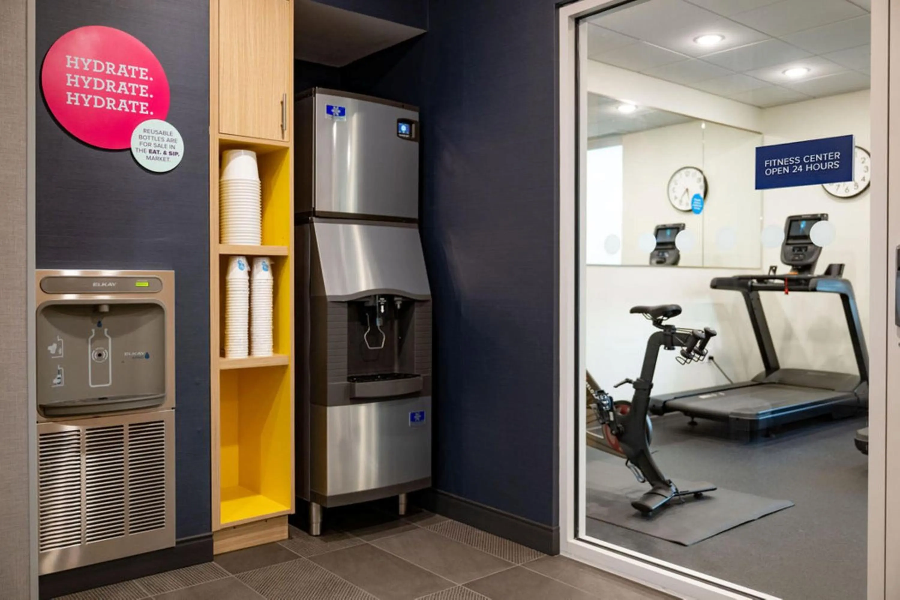 Dining area in Tru By Hilton Grimes Des Moines