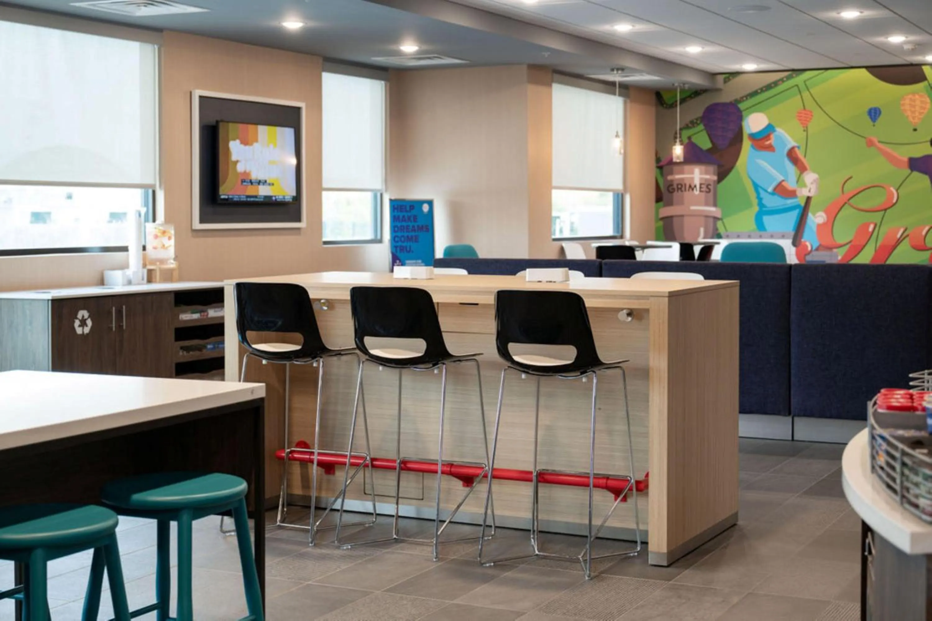 Breakfast in Tru By Hilton Grimes Des Moines