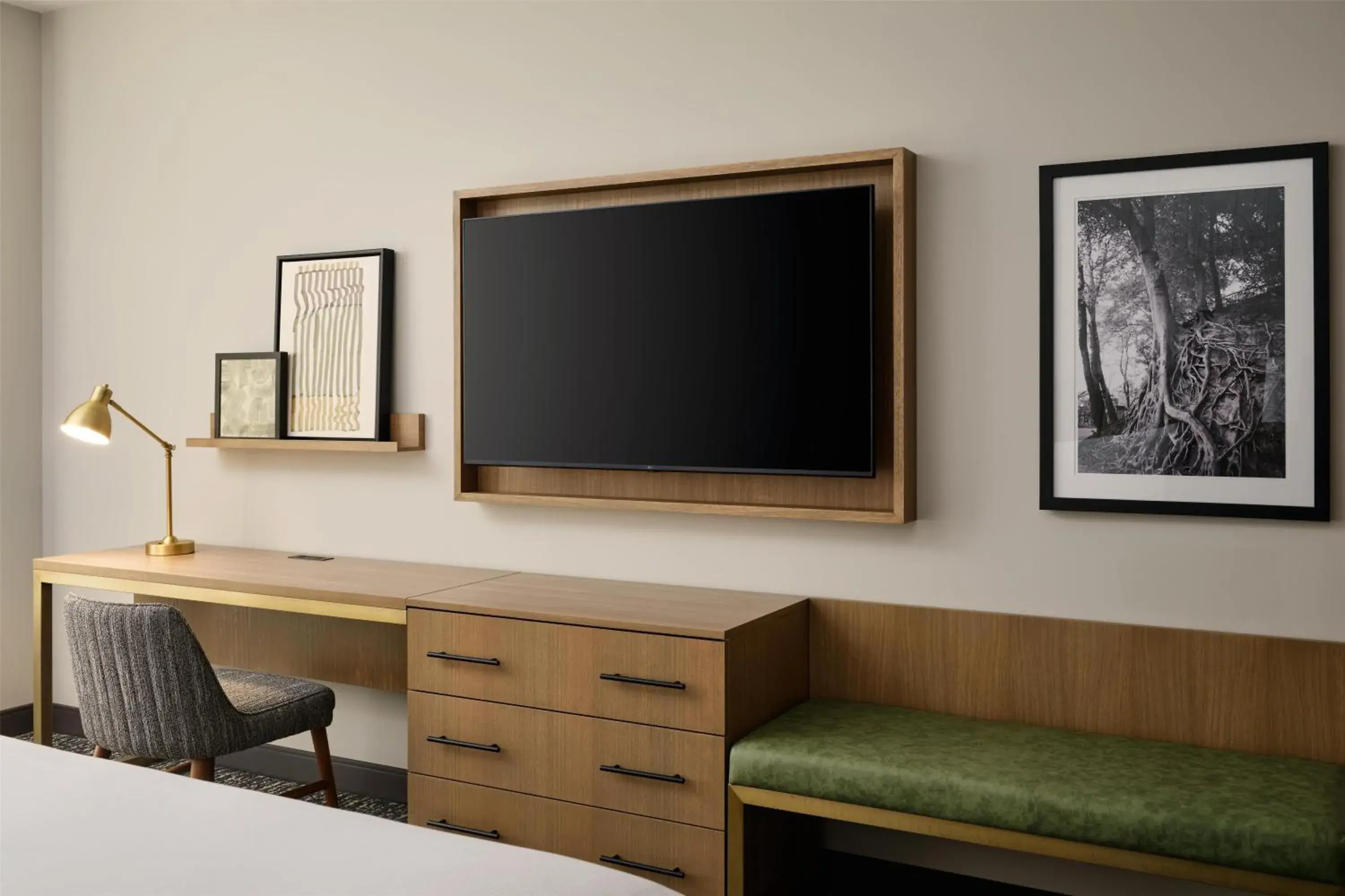 King Room - Mobility Accessible with Bath Tub in Doubletree By Hilton Greenville Airport King Room - Mobility Accessible with Bath Tub in Doubletree By Hilton Greenville Airport