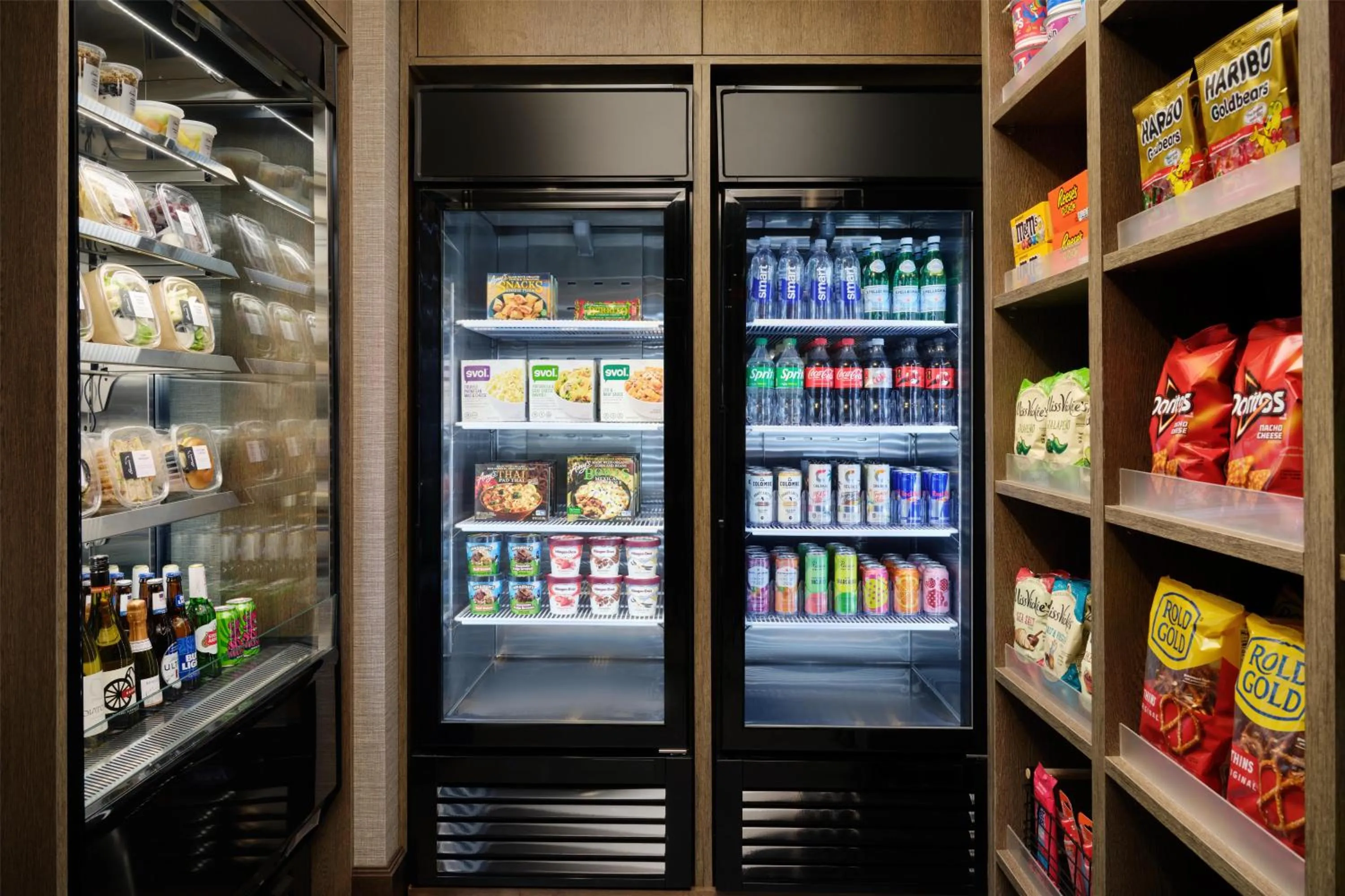 Restaurant/places to eat in Doubletree By Hilton Greenville Airport