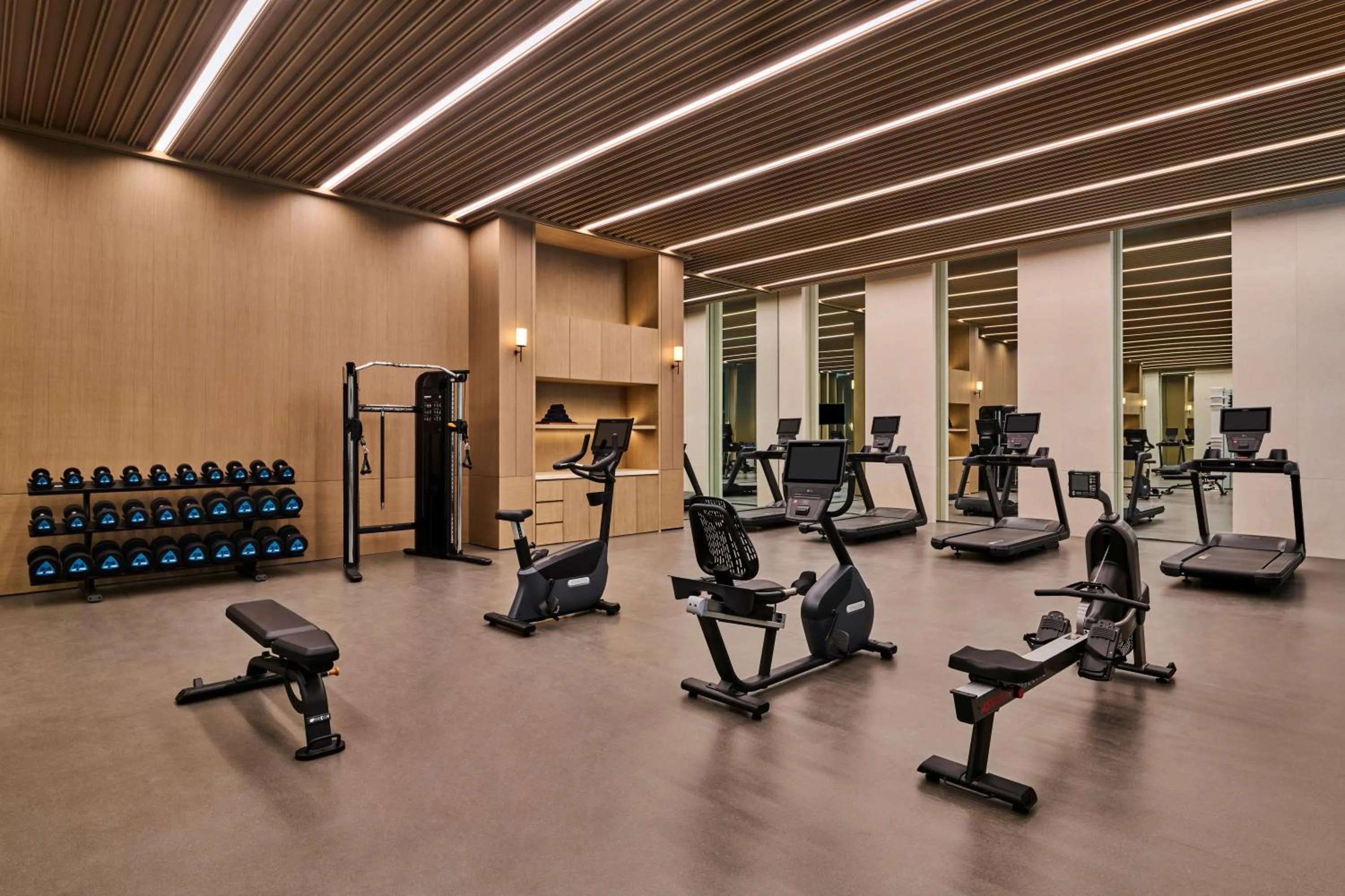 Fitness centre/facilities in Shu Hua Hotel Tianmu Mountain, Curio Collection By Hilton