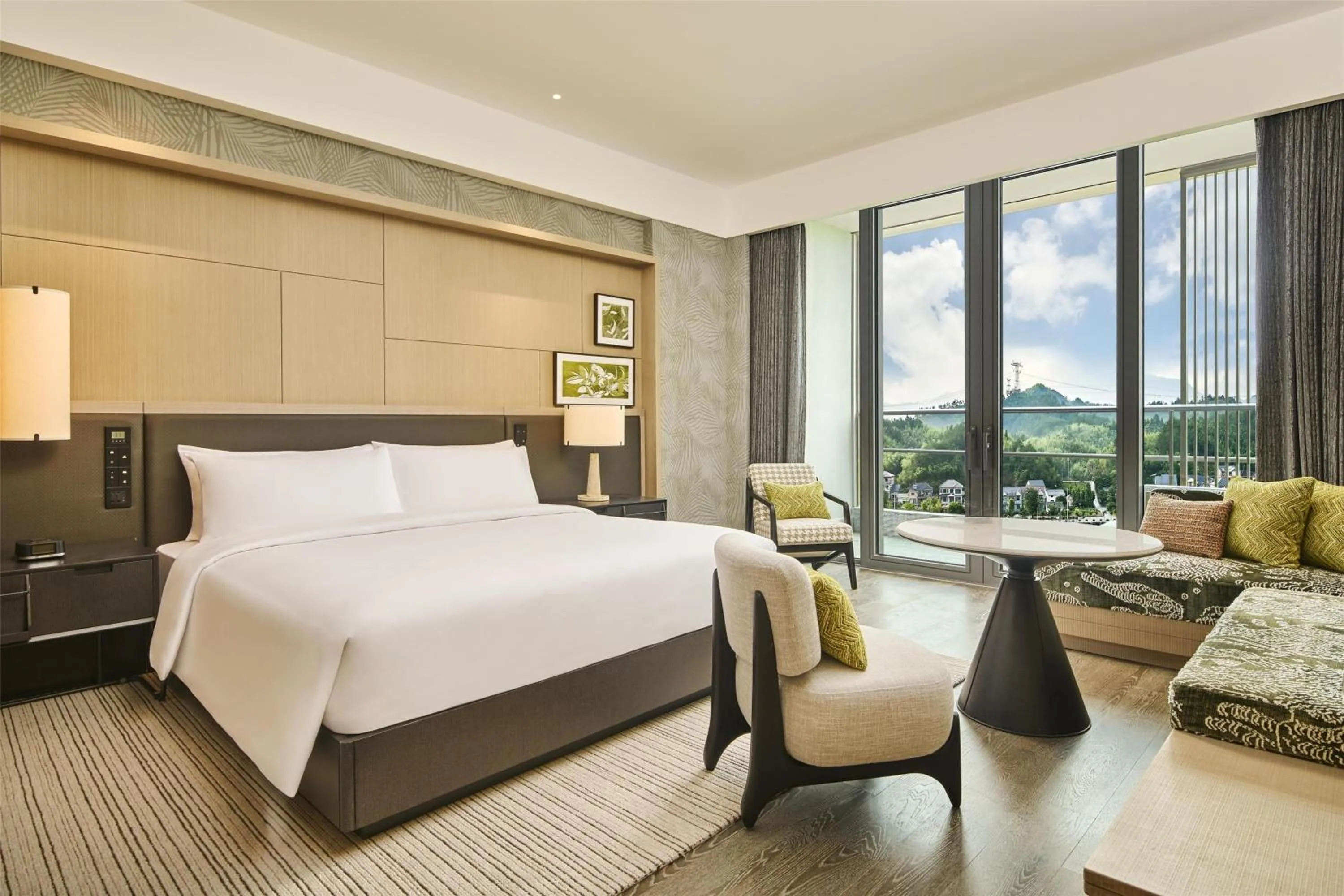Bed in Shu Hua Hotel Tianmu Mountain, Curio Collection By Hilton