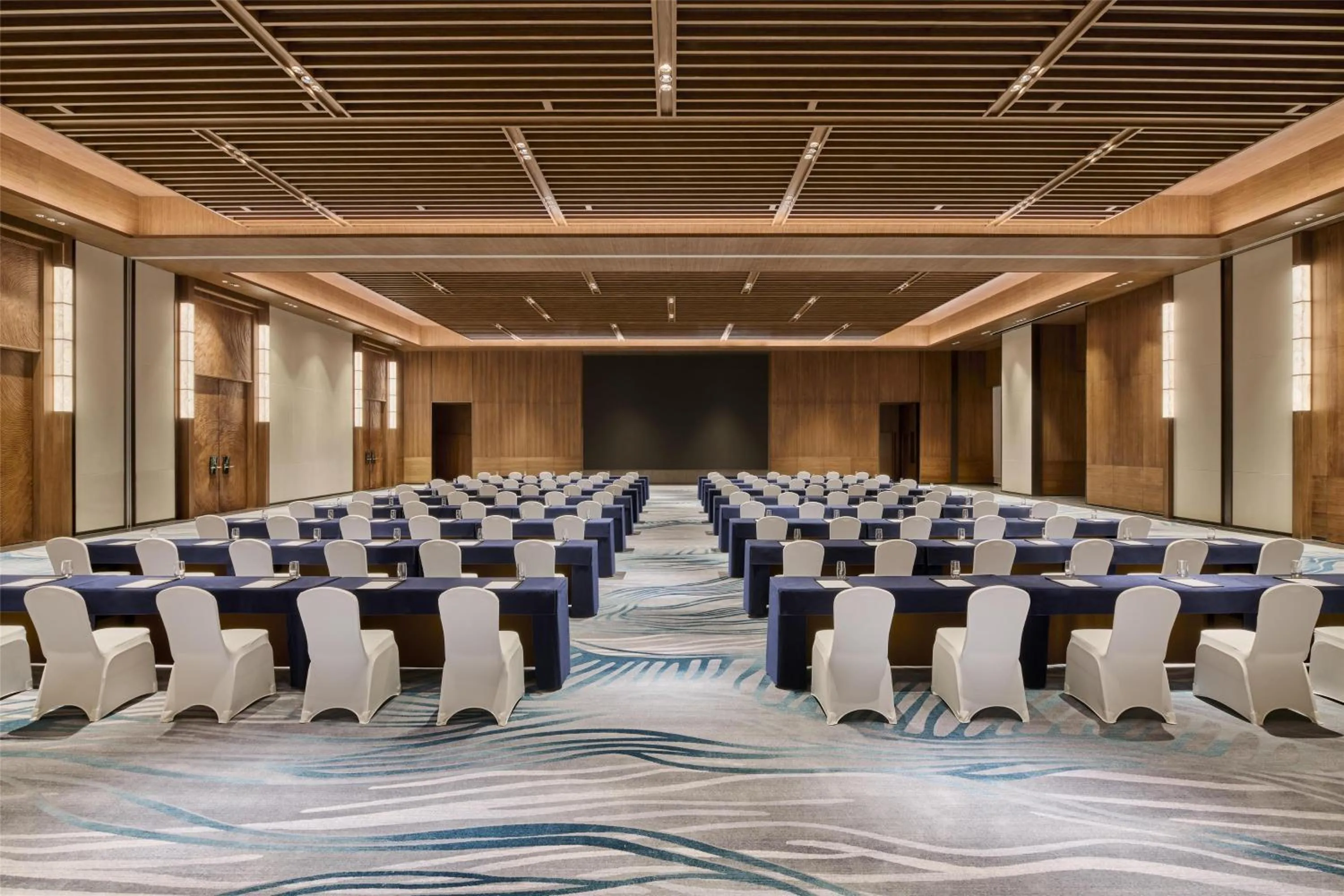 Meeting/conference room in Shu Hua Hotel Tianmu Mountain, Curio Collection By Hilton