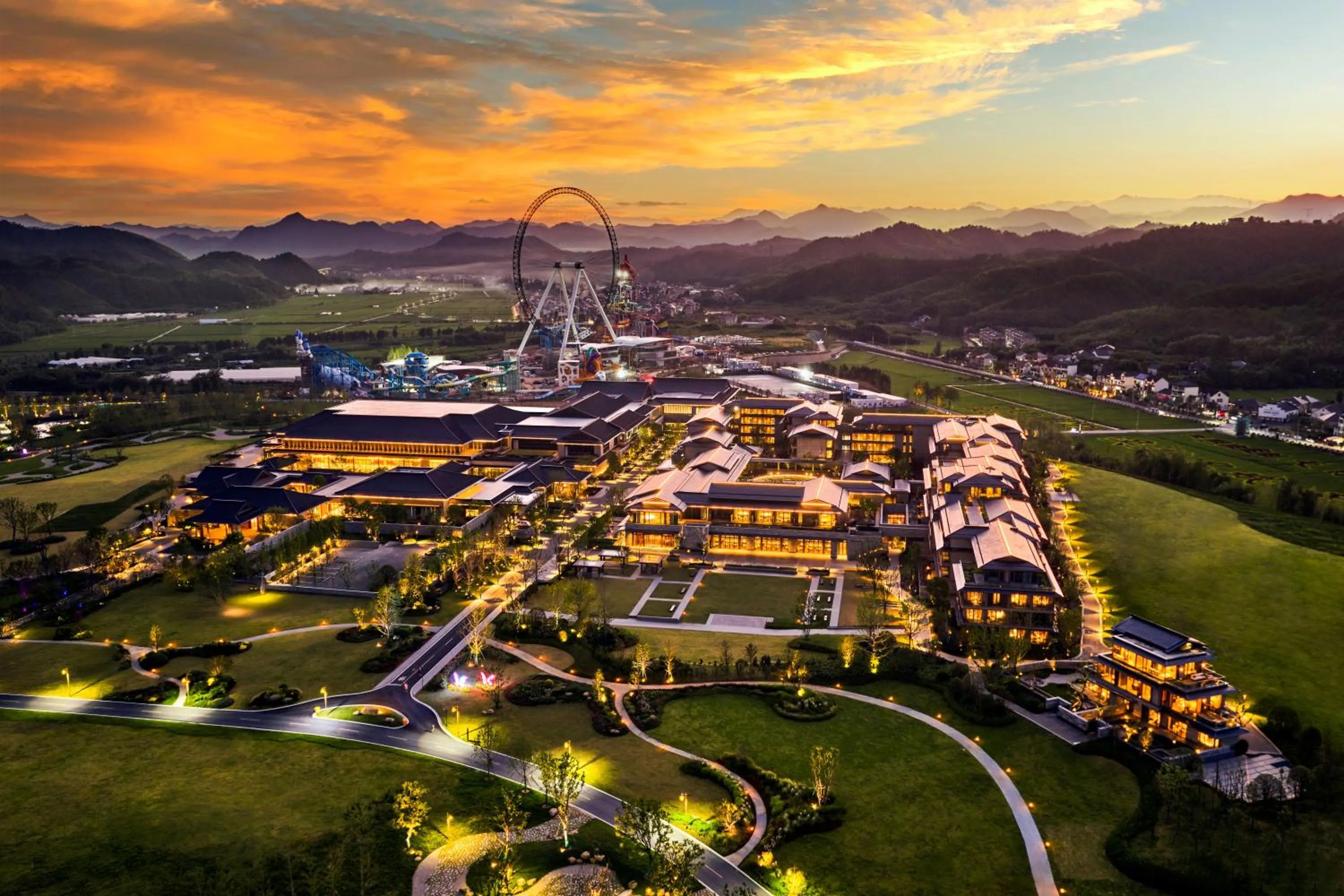 Sunset in Shu Hua Hotel Tianmu Mountain, Curio Collection By Hilton