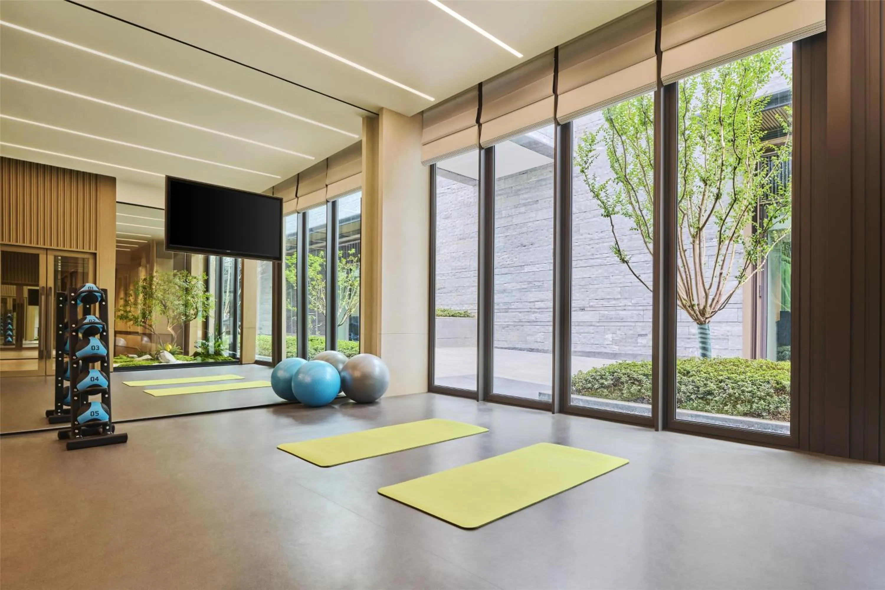 Fitness centre/facilities in Shu Hua Hotel Tianmu Mountain, Curio Collection By Hilton