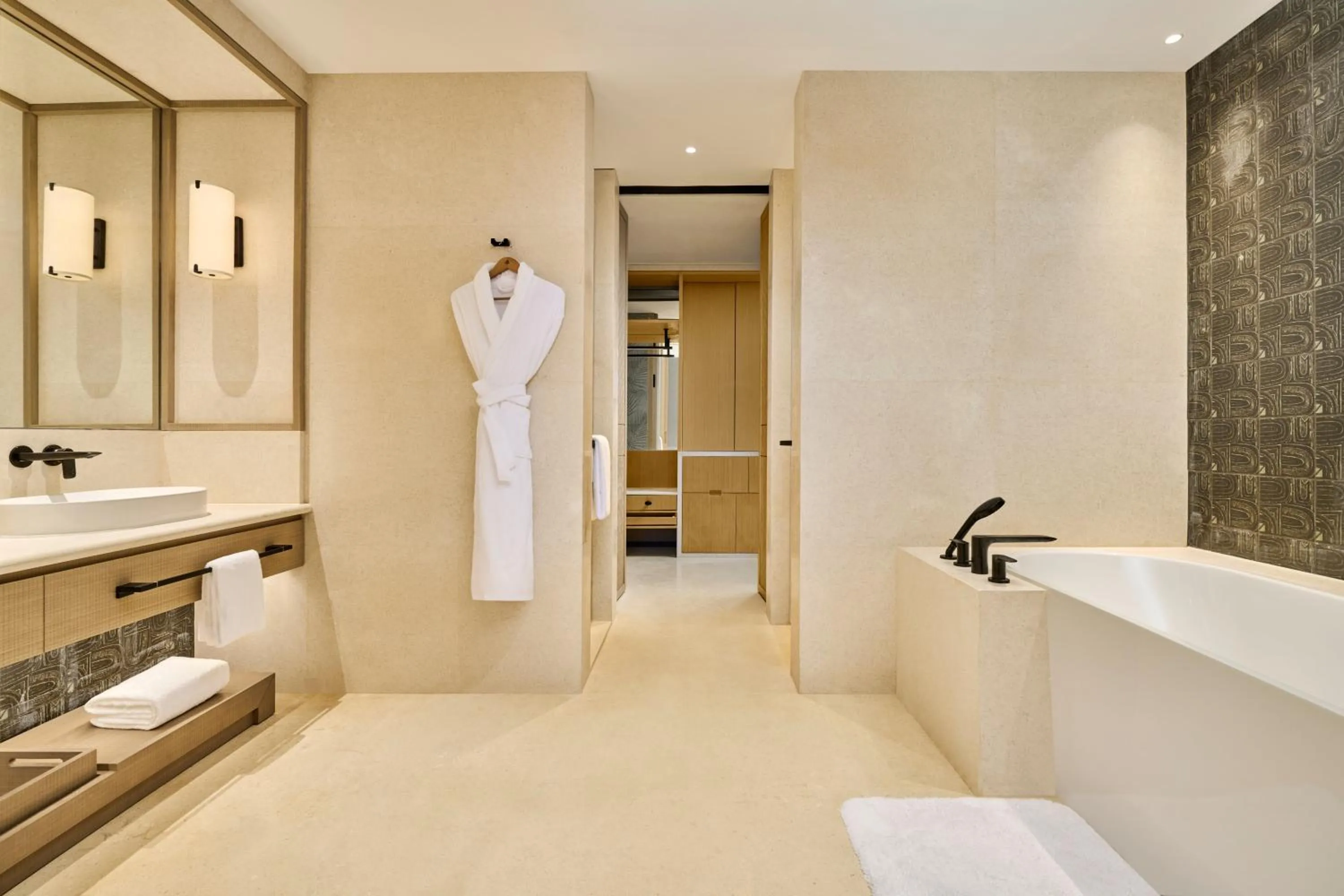 Bathroom in Shu Hua Hotel Tianmu Mountain, Curio Collection By Hilton
