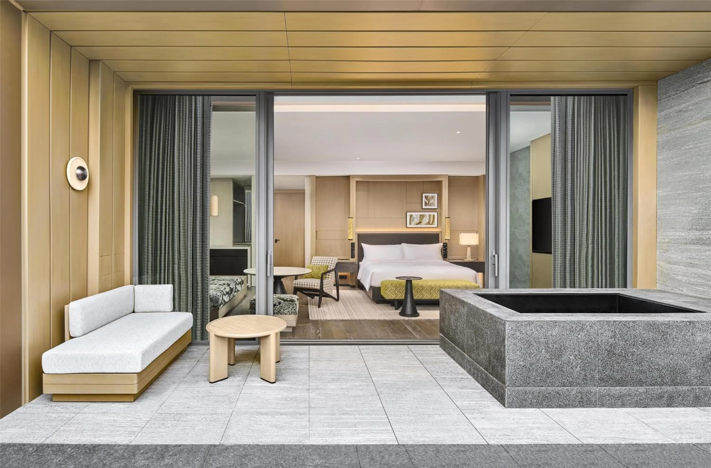 Bed in Shu Hua Hotel Tianmu Mountain, Curio Collection By Hilton