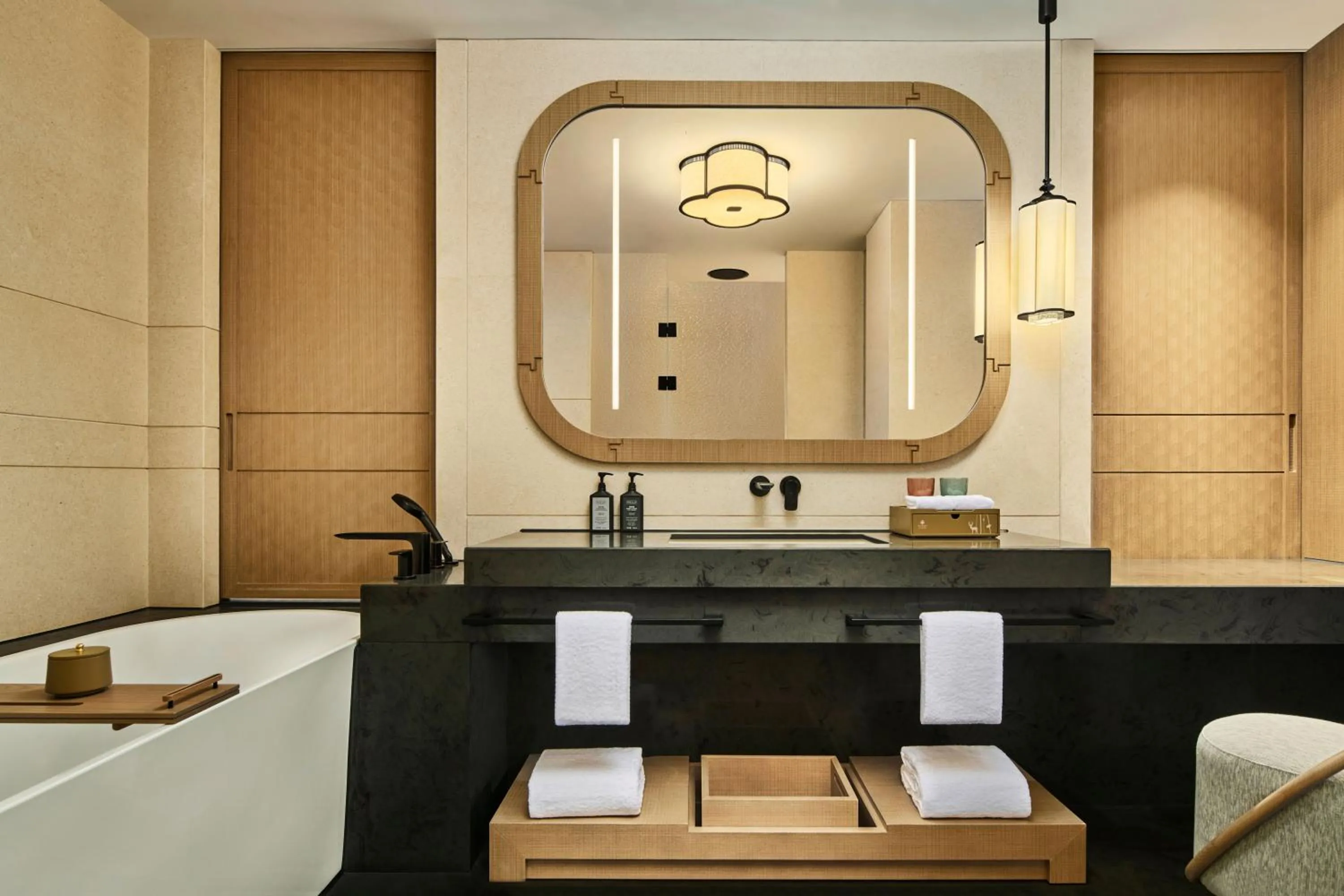 Bathroom in Shu Hua Hotel Tianmu Mountain, Curio Collection By Hilton