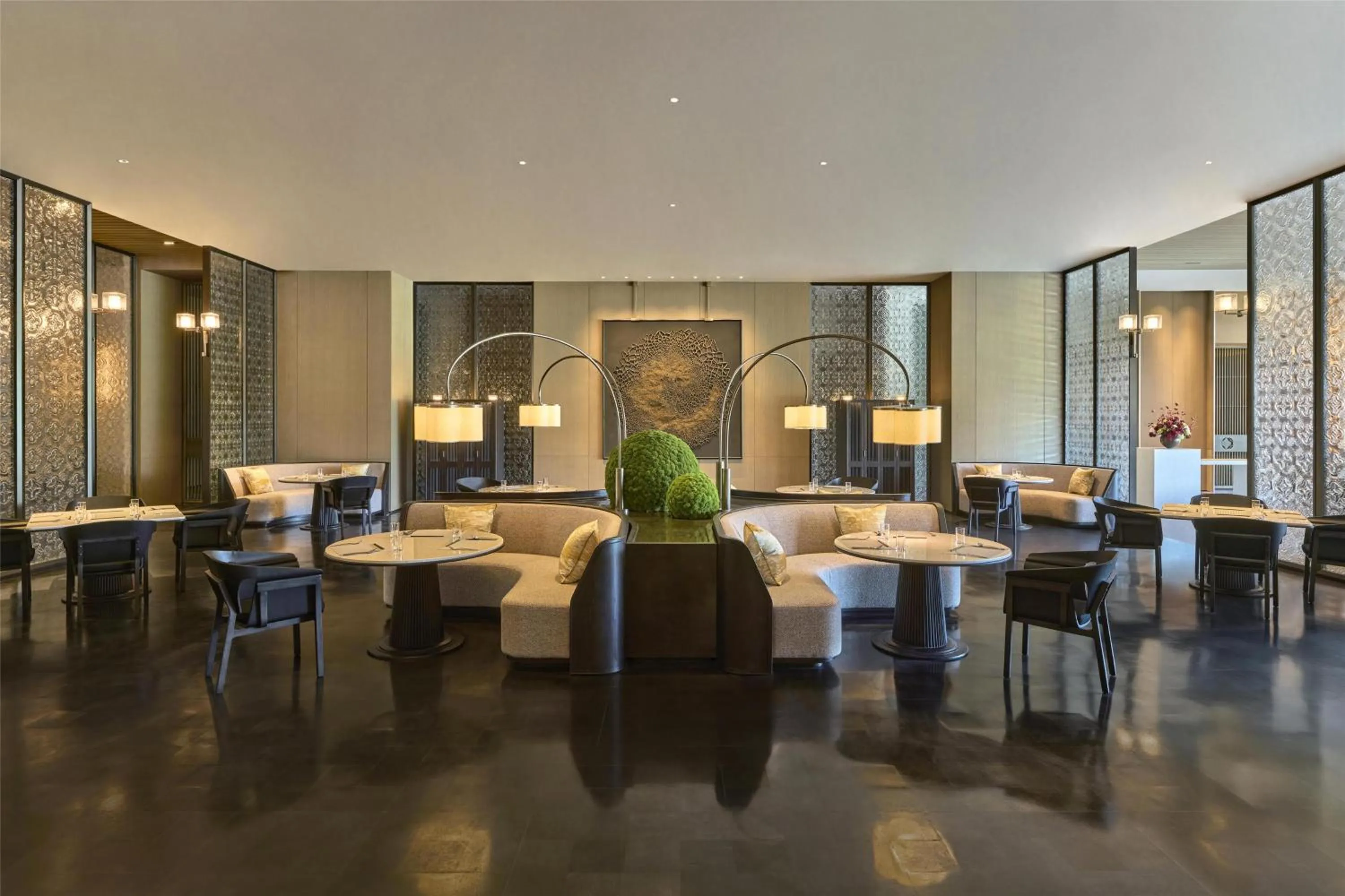 Restaurant/places to eat in Shu Hua Hotel Tianmu Mountain, Curio Collection By Hilton