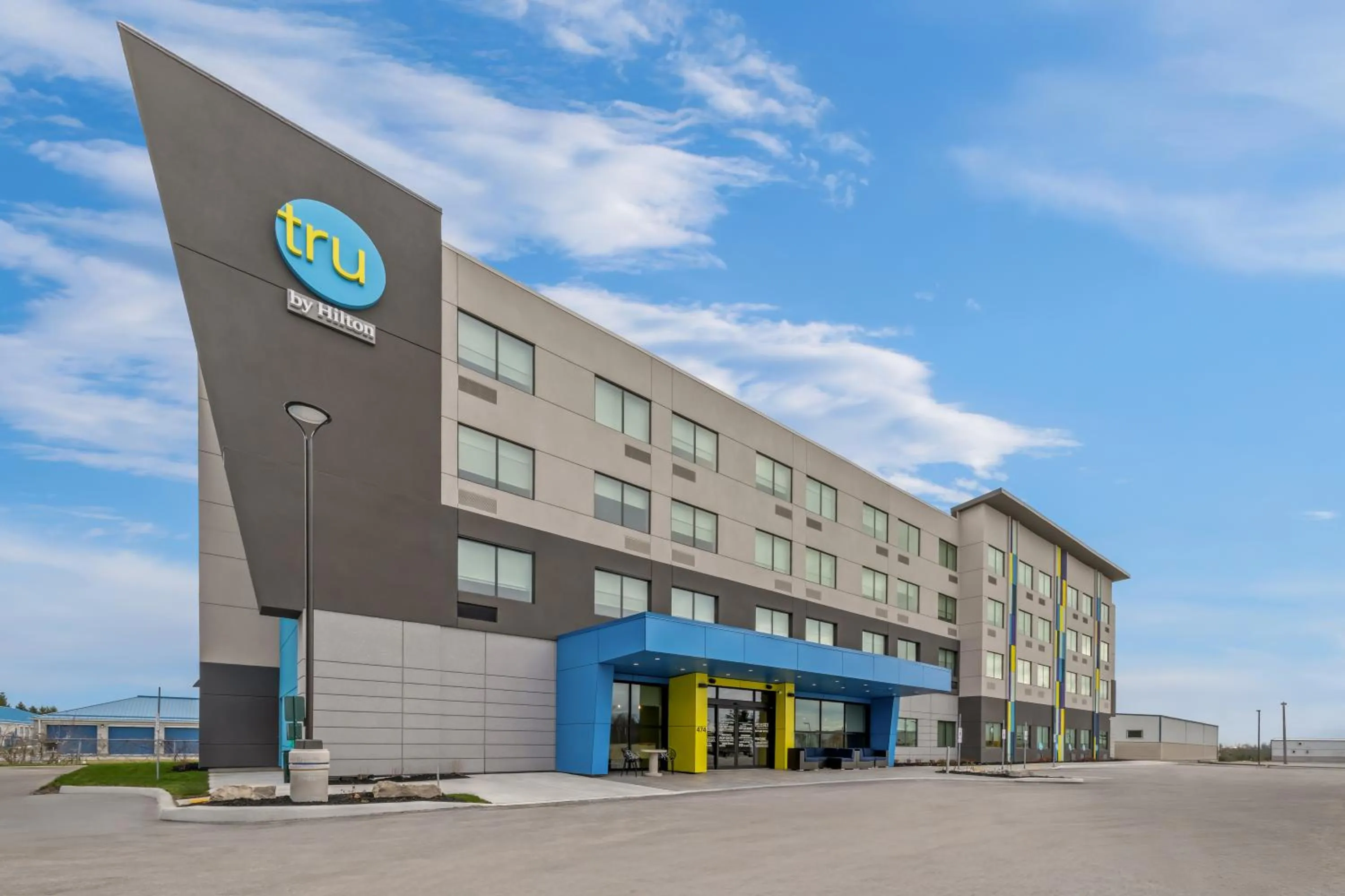 Property building in Tru By Hilton Oshawa