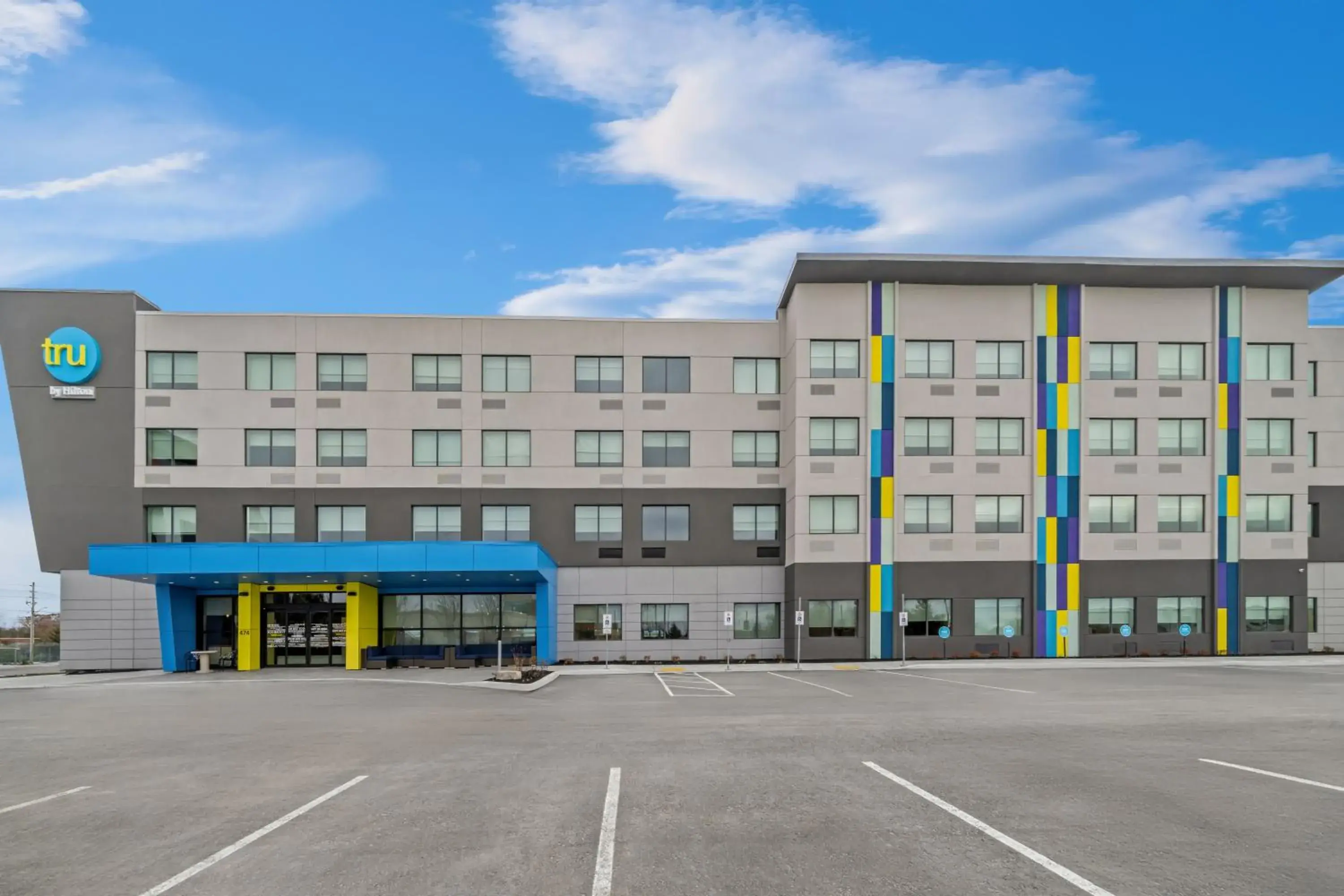 Property building in Tru By Hilton Oshawa Property building in Tru By Hilton Oshawa