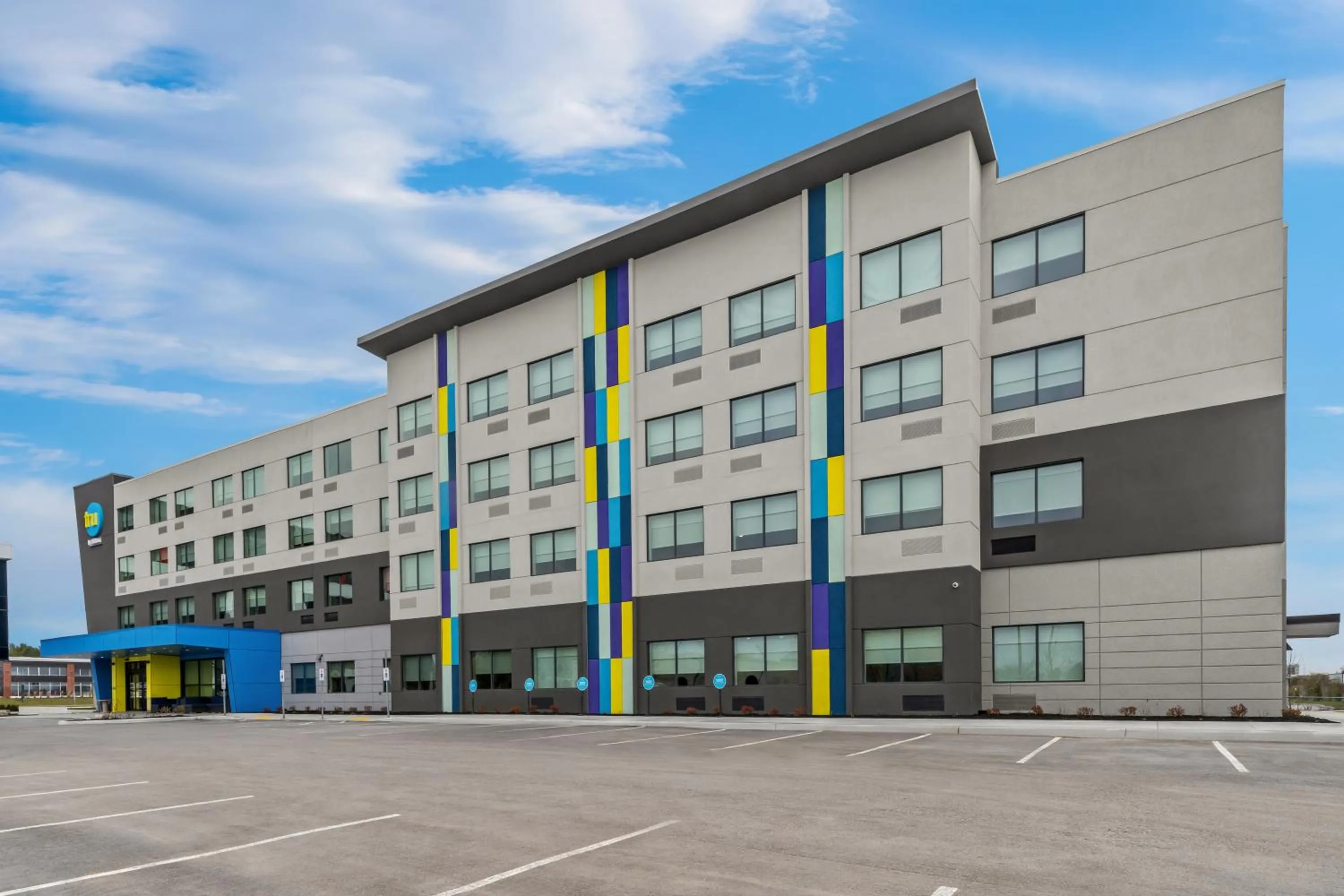 Property building in Tru By Hilton Oshawa