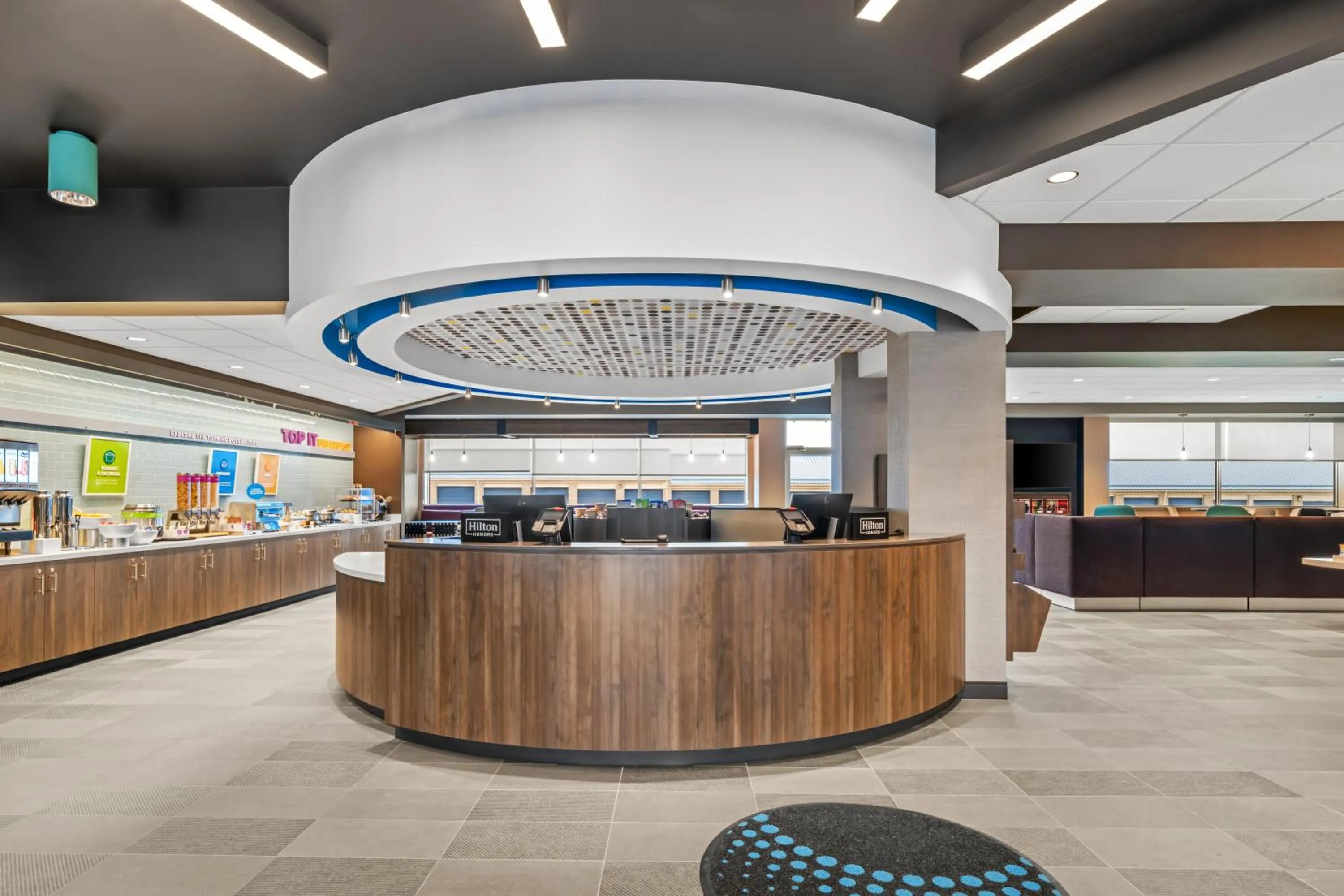 Lobby or reception in Tru By Hilton Oshawa