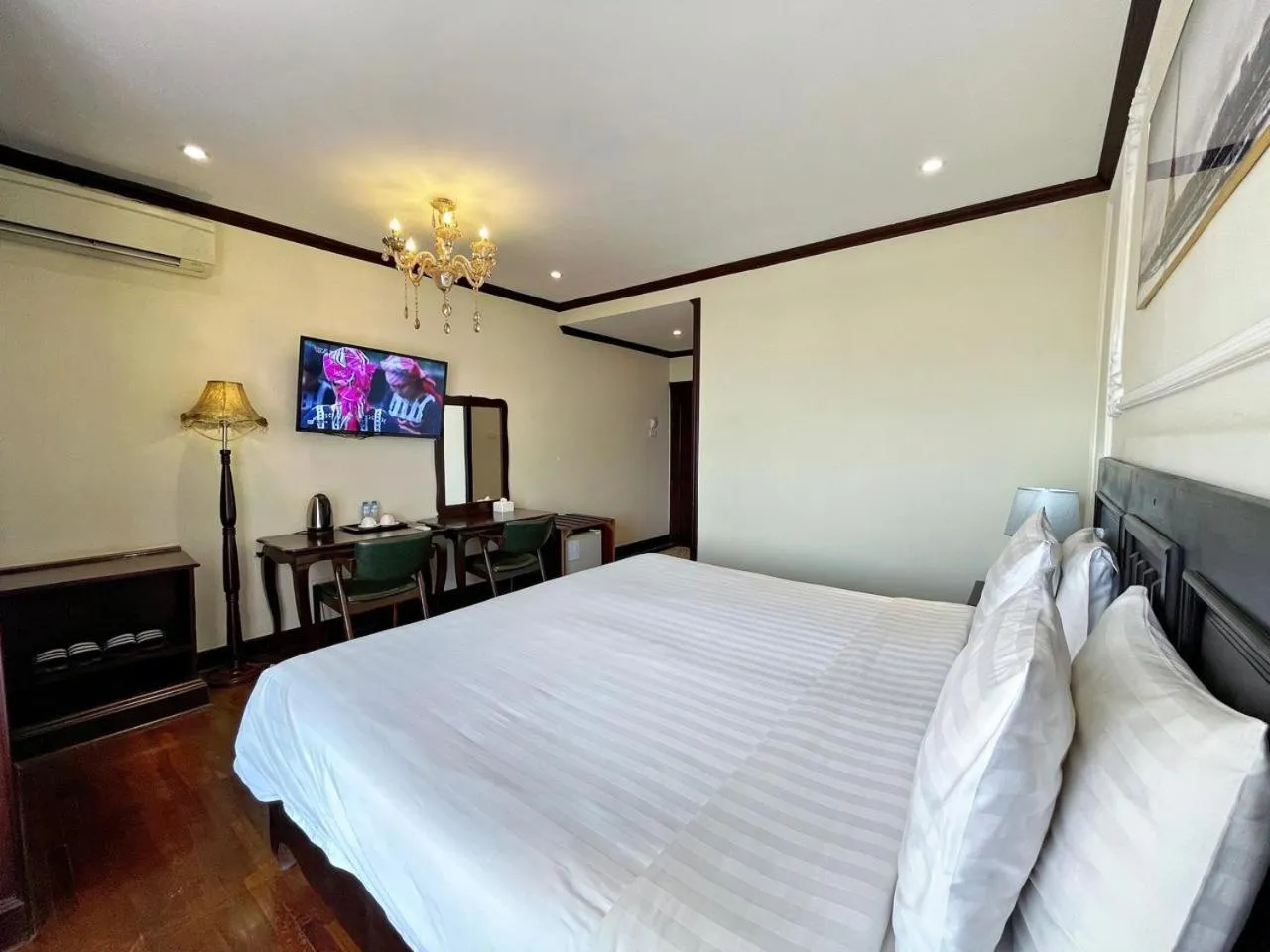 Bed in Vientiane Golden Sun Hotel