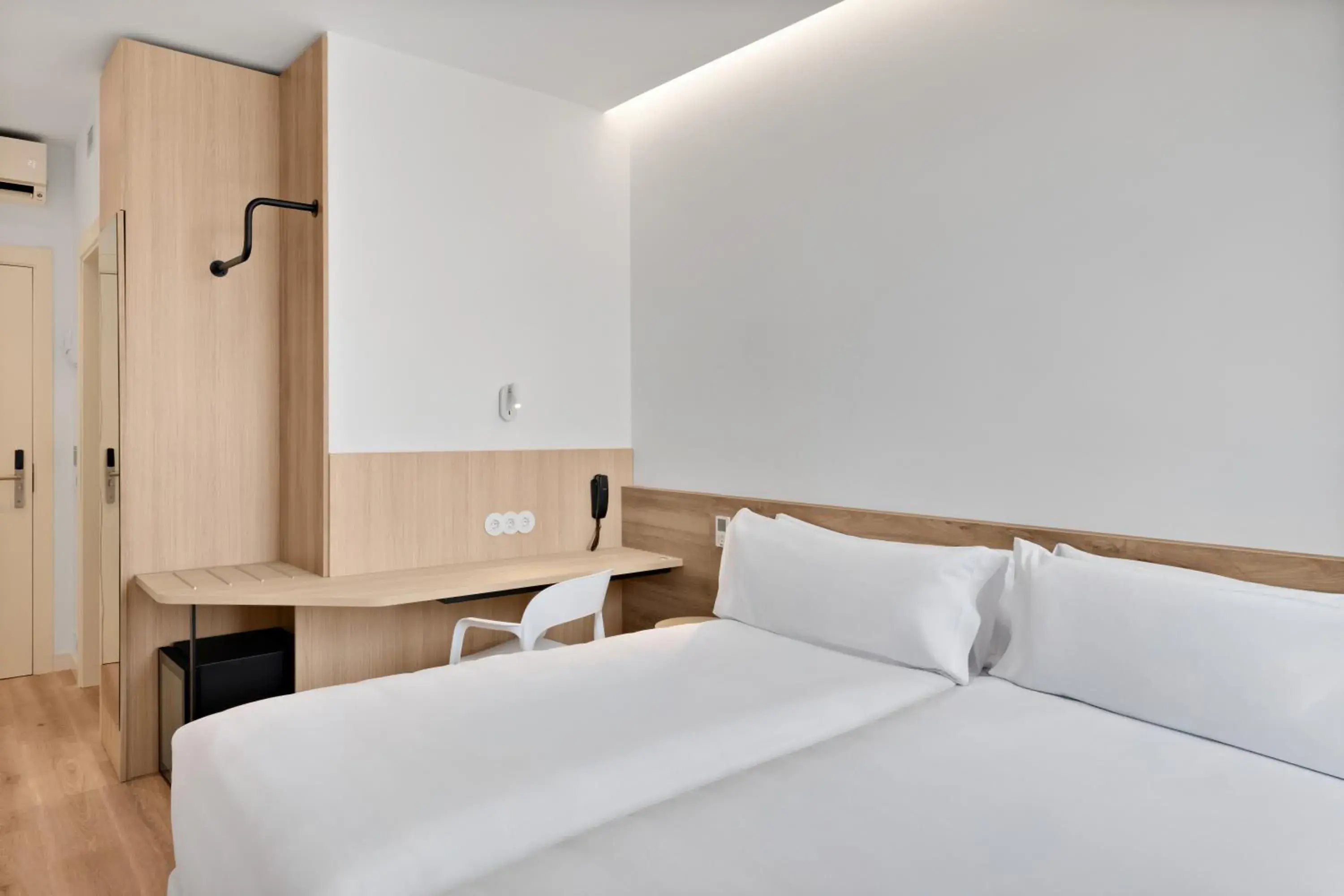 Double or Twin Room in B&B HOTEL Alicante Aeropuerto Double or Twin Room in B&B HOTEL Alicante Aeropuerto