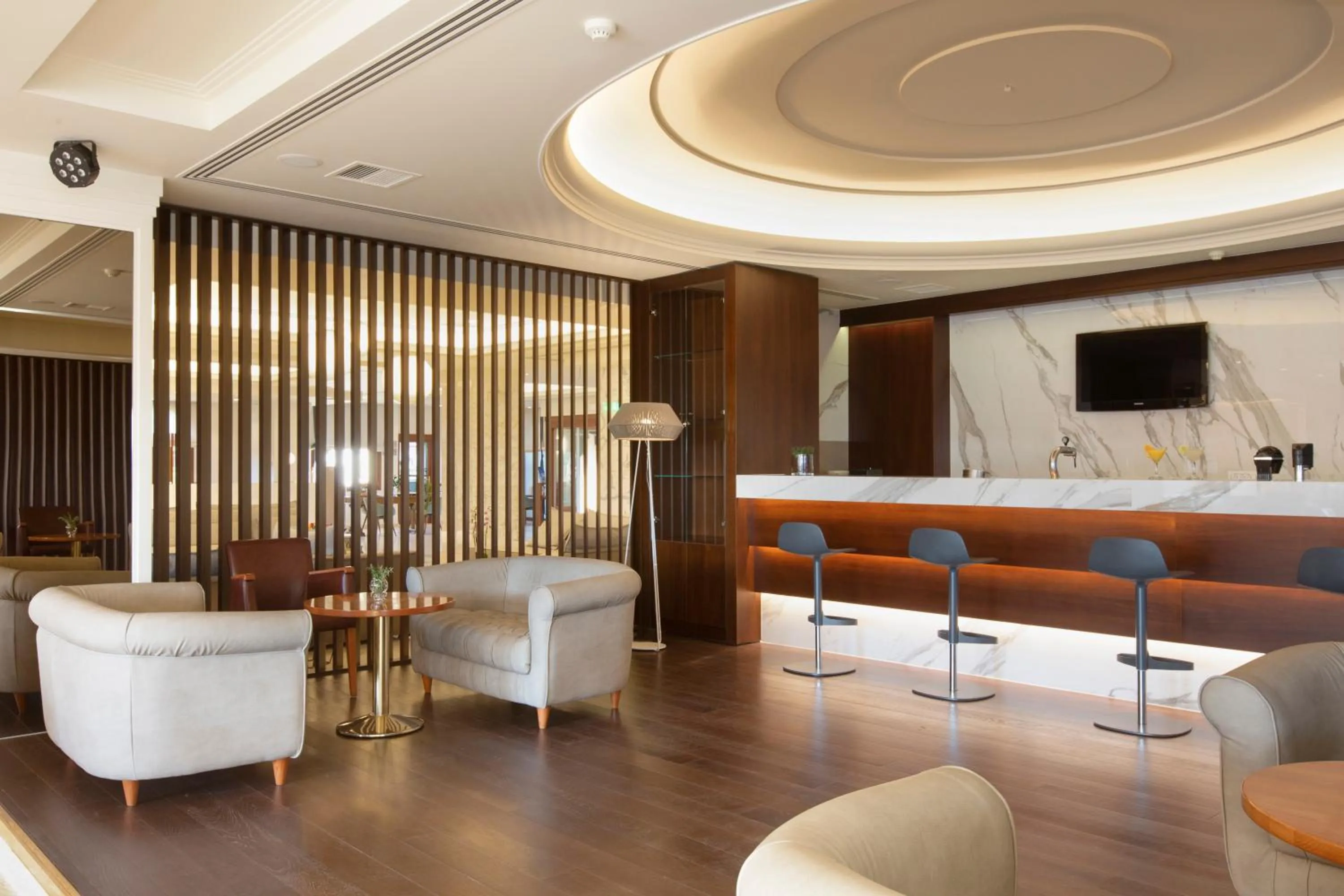 Lounge or bar in Negroponte Resort Eretria