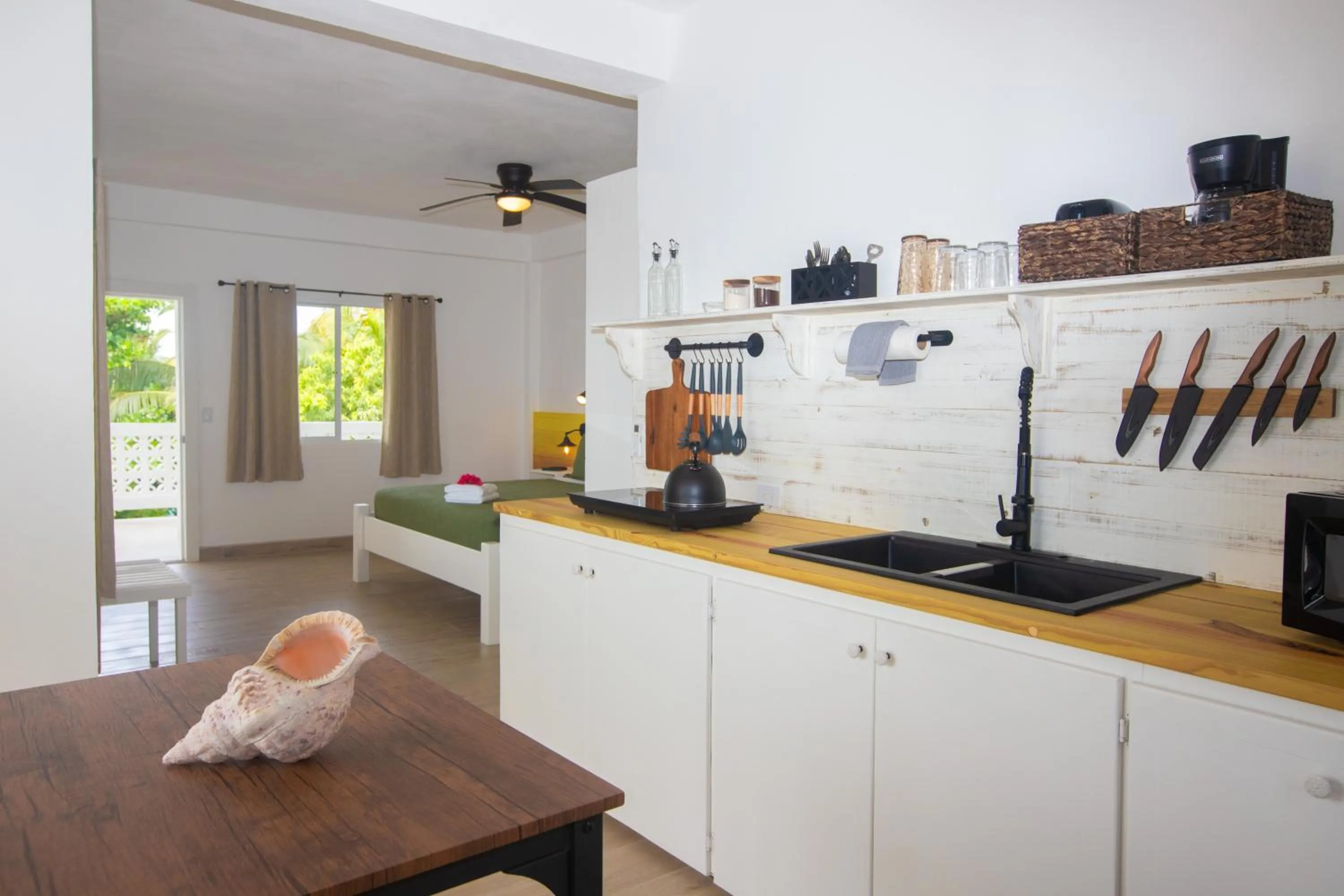 Kitchen or kitchenette in Treetops Hotel