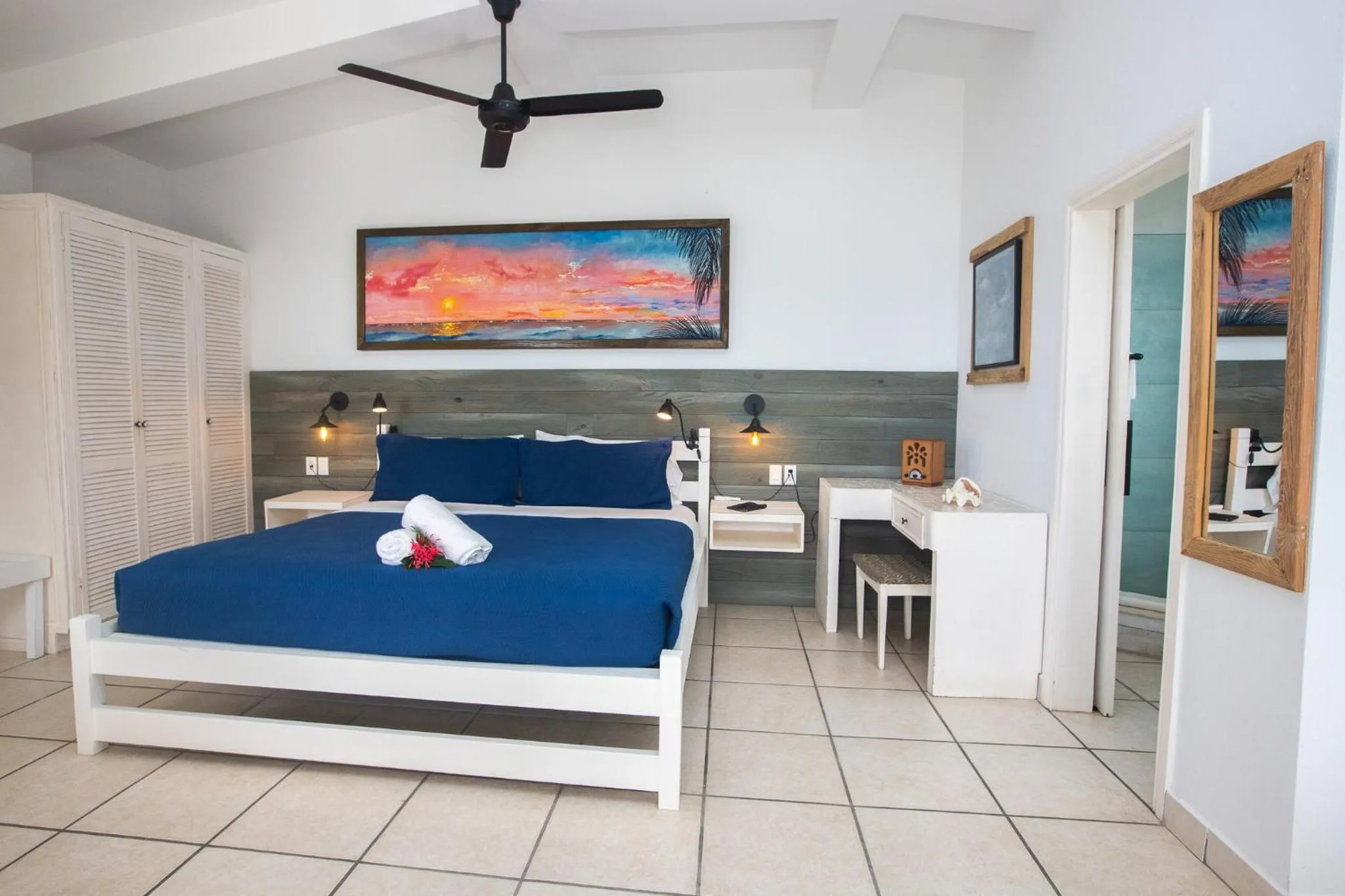 Photo of the whole room, Bed in Treetops Hotel