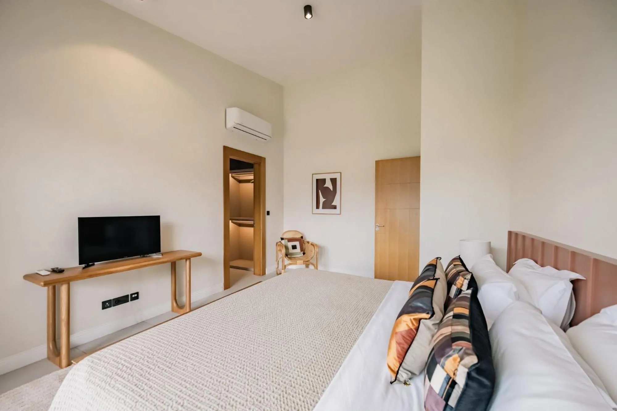 Photo of the whole room, Bed in Eko Savannah by MJ Holidays