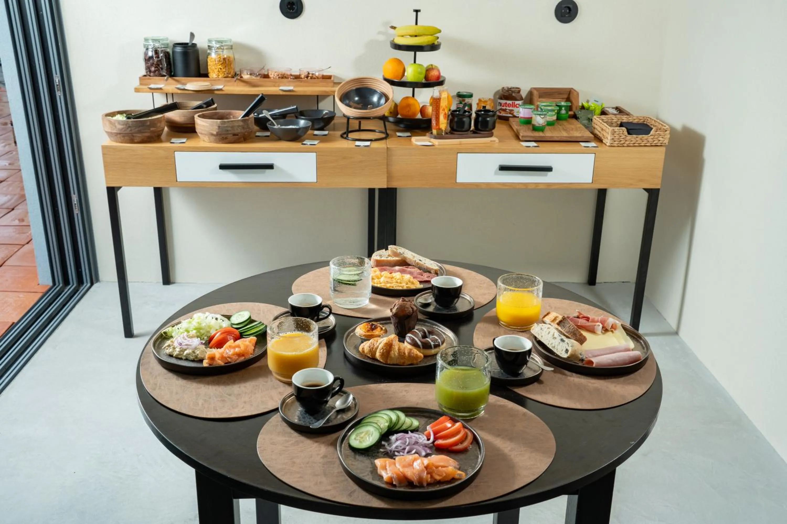 Restaurant/places to eat in Akeah Porto Centro